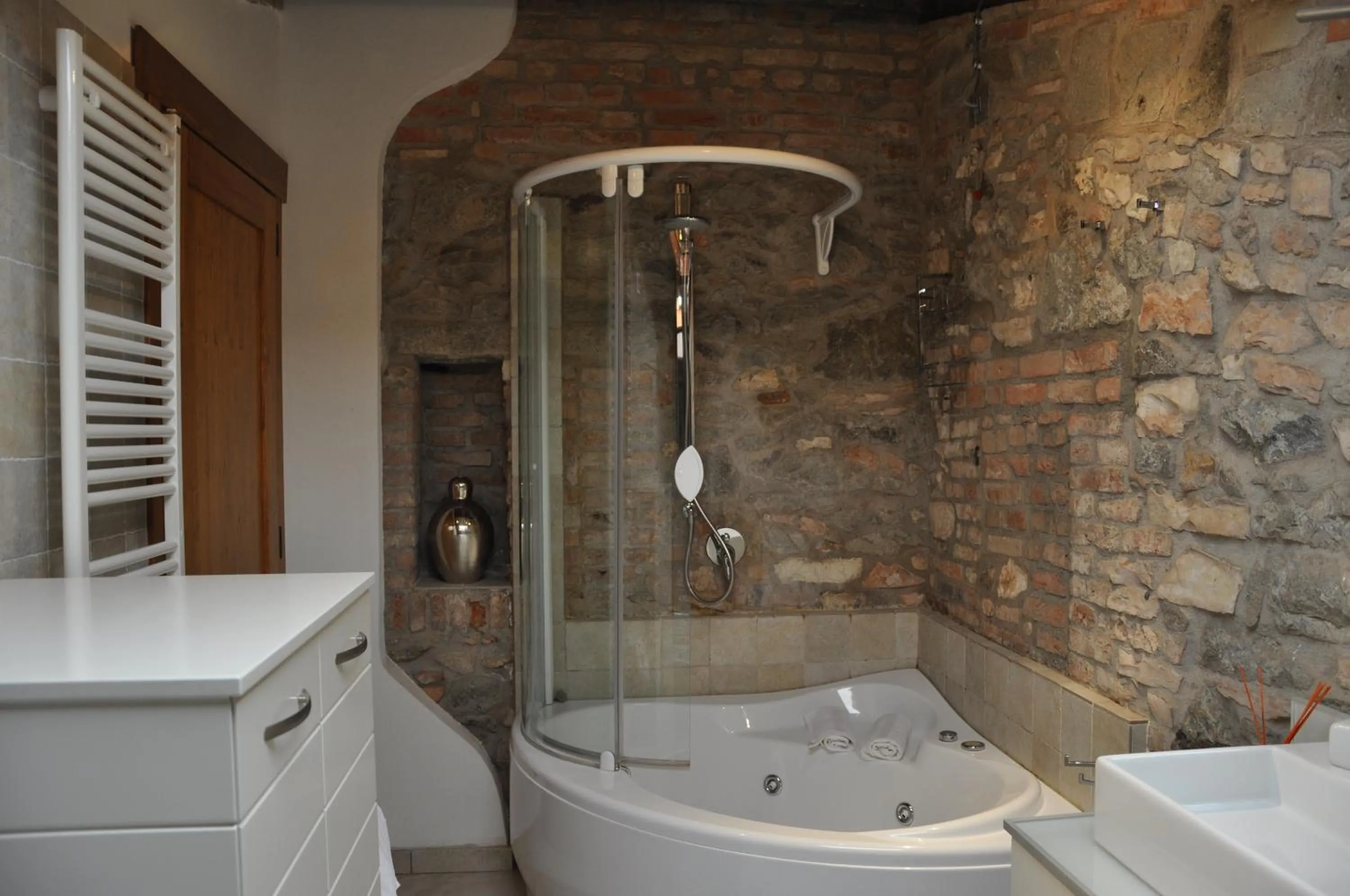 Bathroom in Aiceltis