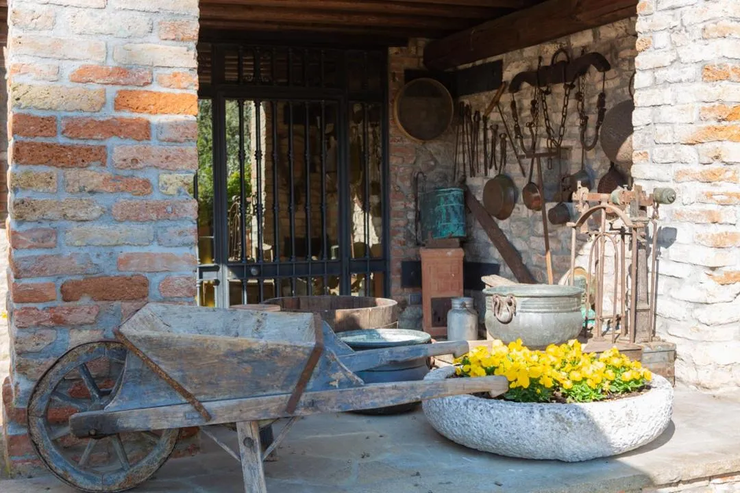 Property building in Aiceltis