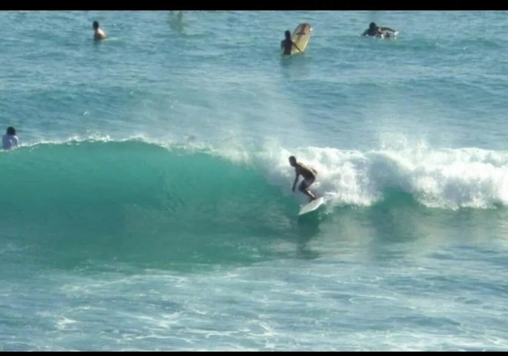 Lovely Condo 2 Bedrooms, 2 bathrooms, free 1 Parking at Waikiki Beach