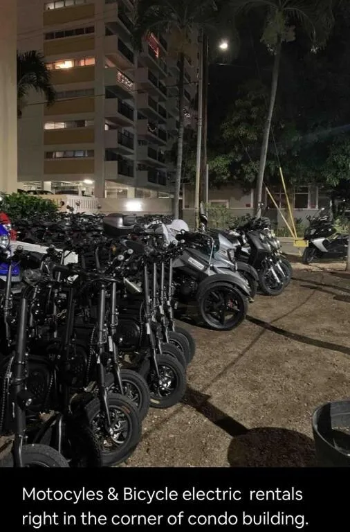 Lovely Condo 2 Bedrooms, 2 bathrooms, free 1 Parking at Waikiki Beach