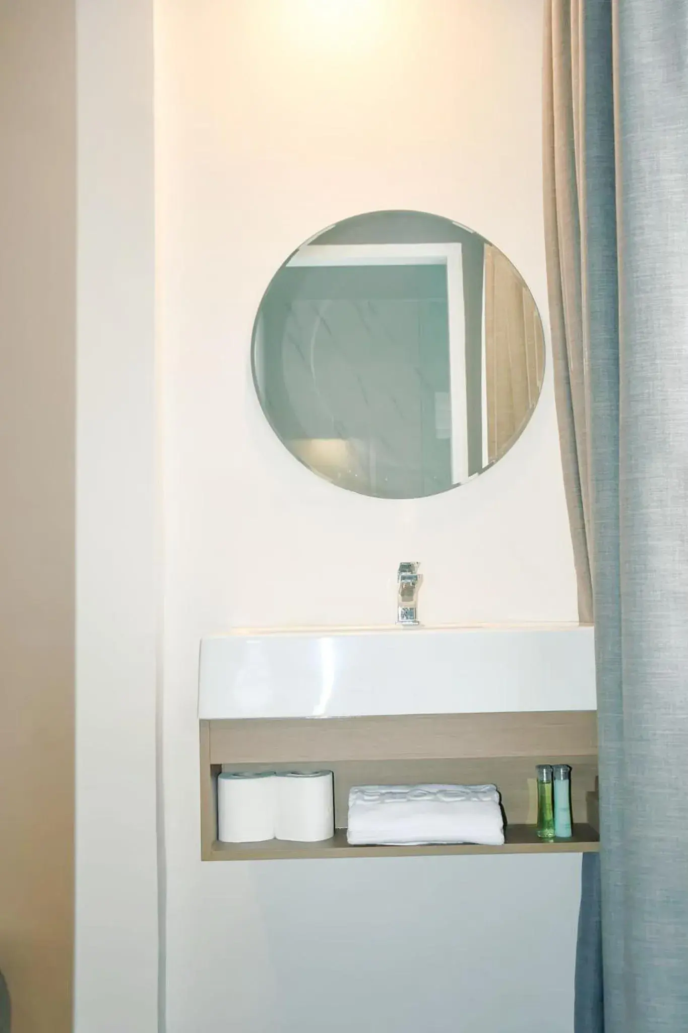Bathroom in Grandview Residence Bathroom in Grandview Residence