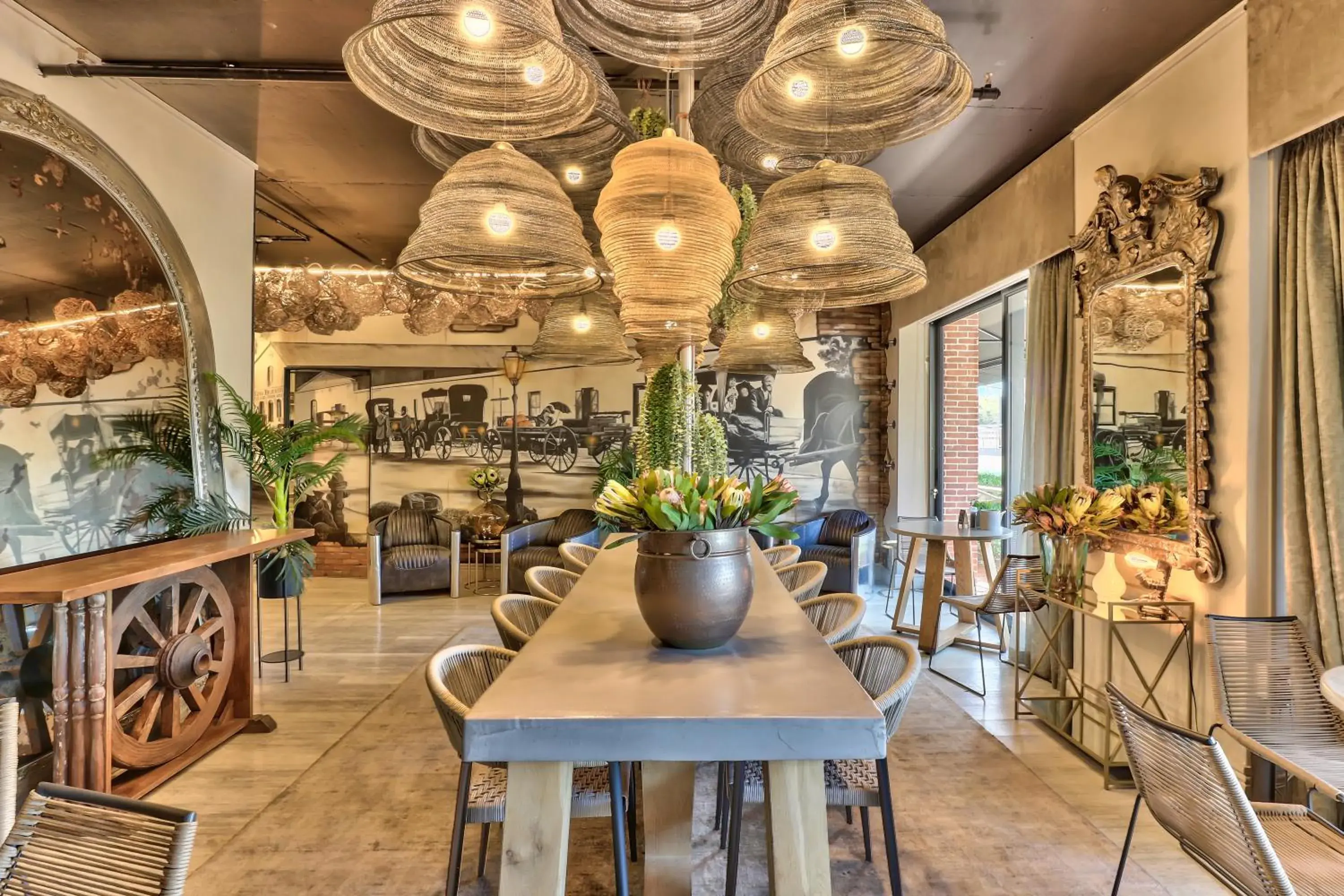 Restaurant/places to eat in Heritage Square Apartments Restaurant/places to eat in Heritage Square Apartments