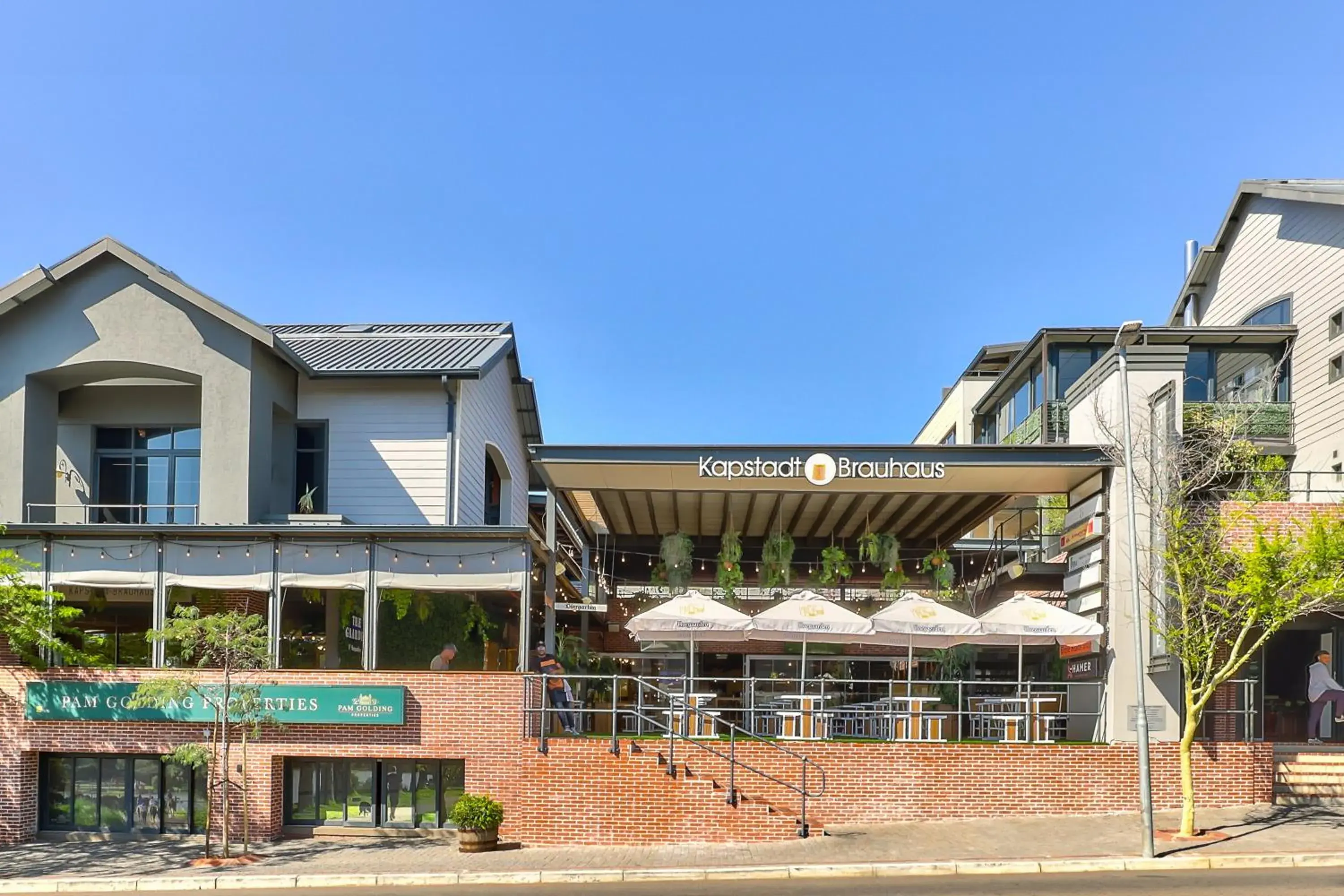 Property building in Heritage Square Apartments Property building in Heritage Square Apartments