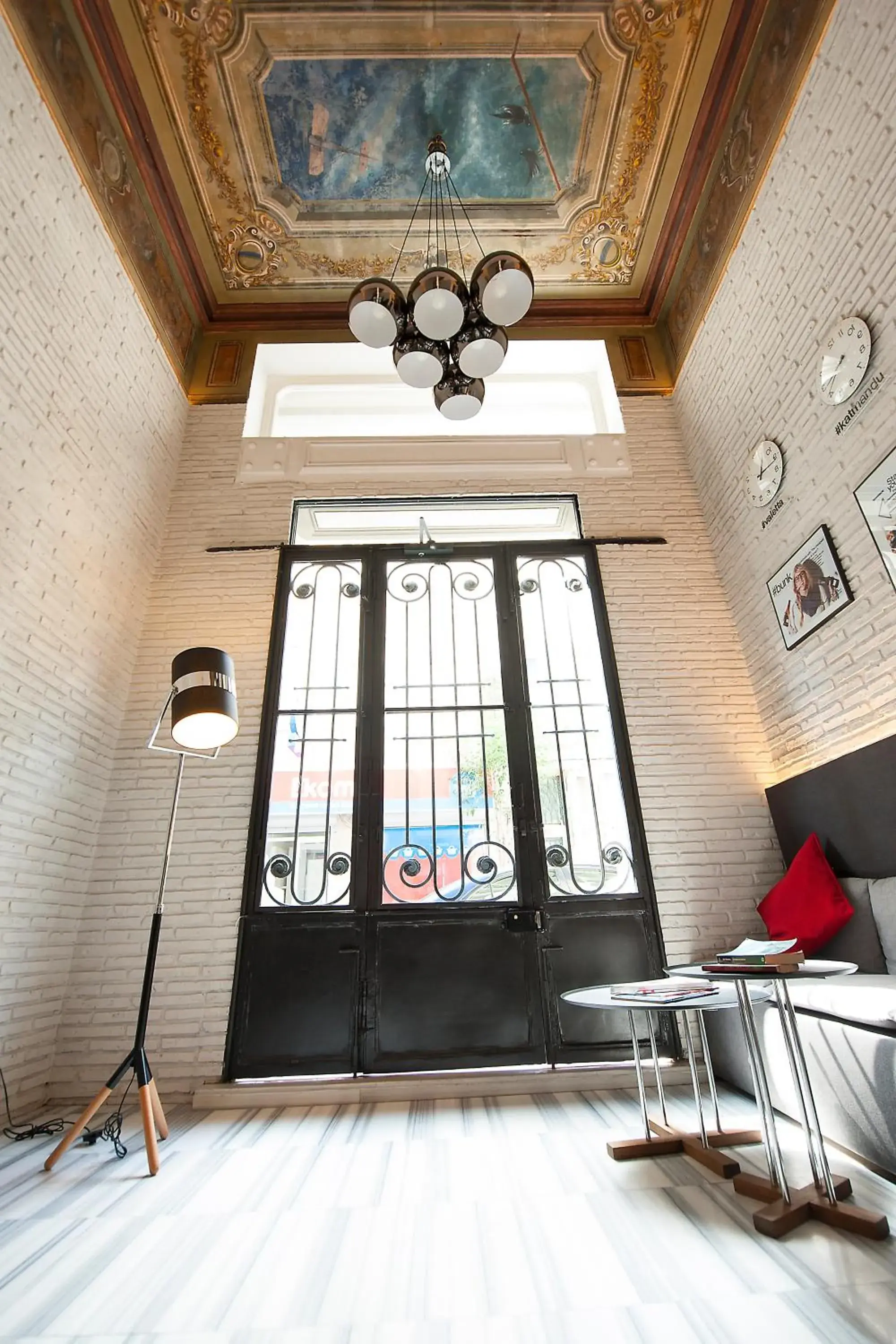 Facade/entrance in Wabi Hostels Facade/entrance in Wabi Hostels