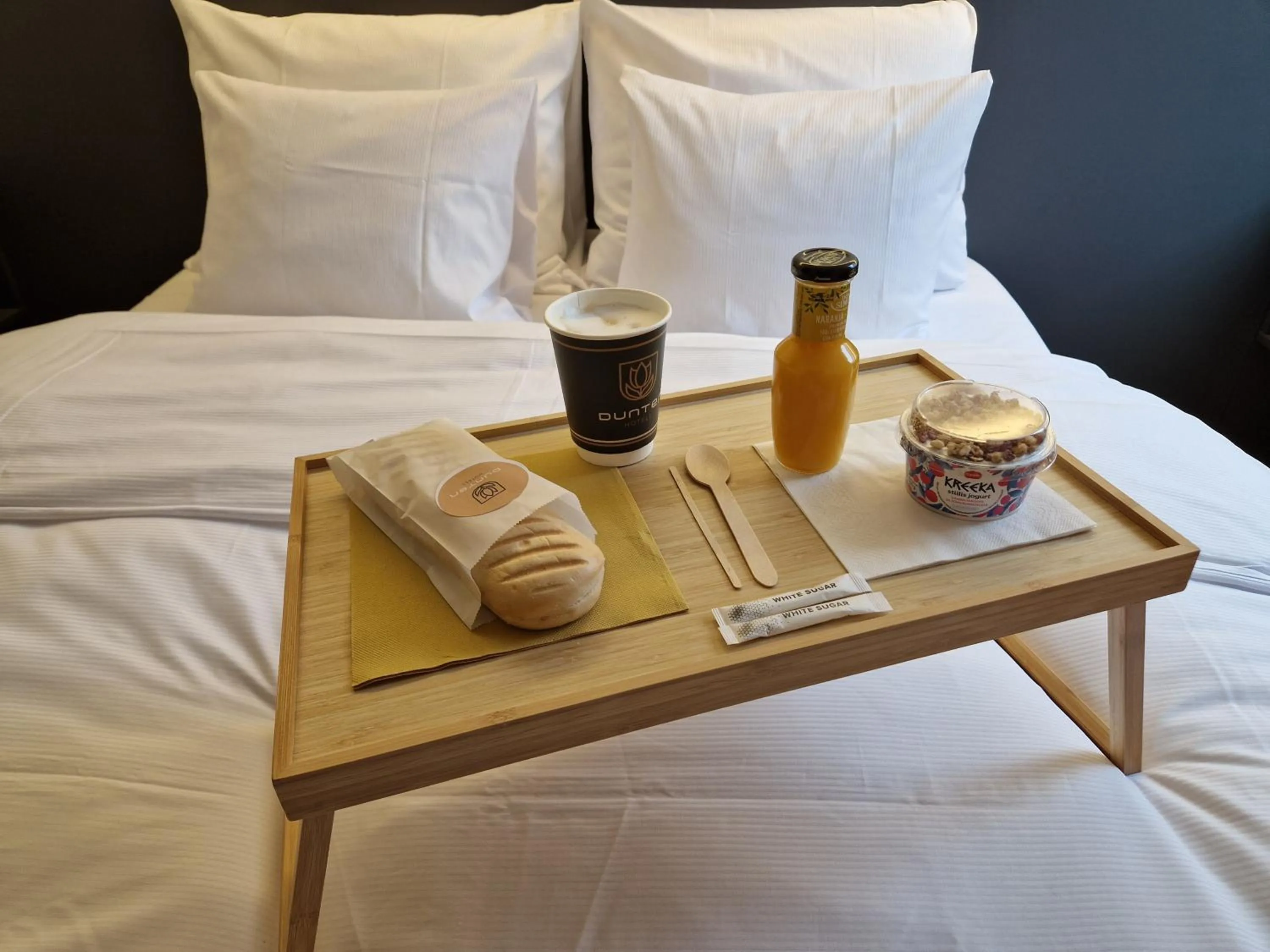 Breakfast, Bed in Dunten Hotel