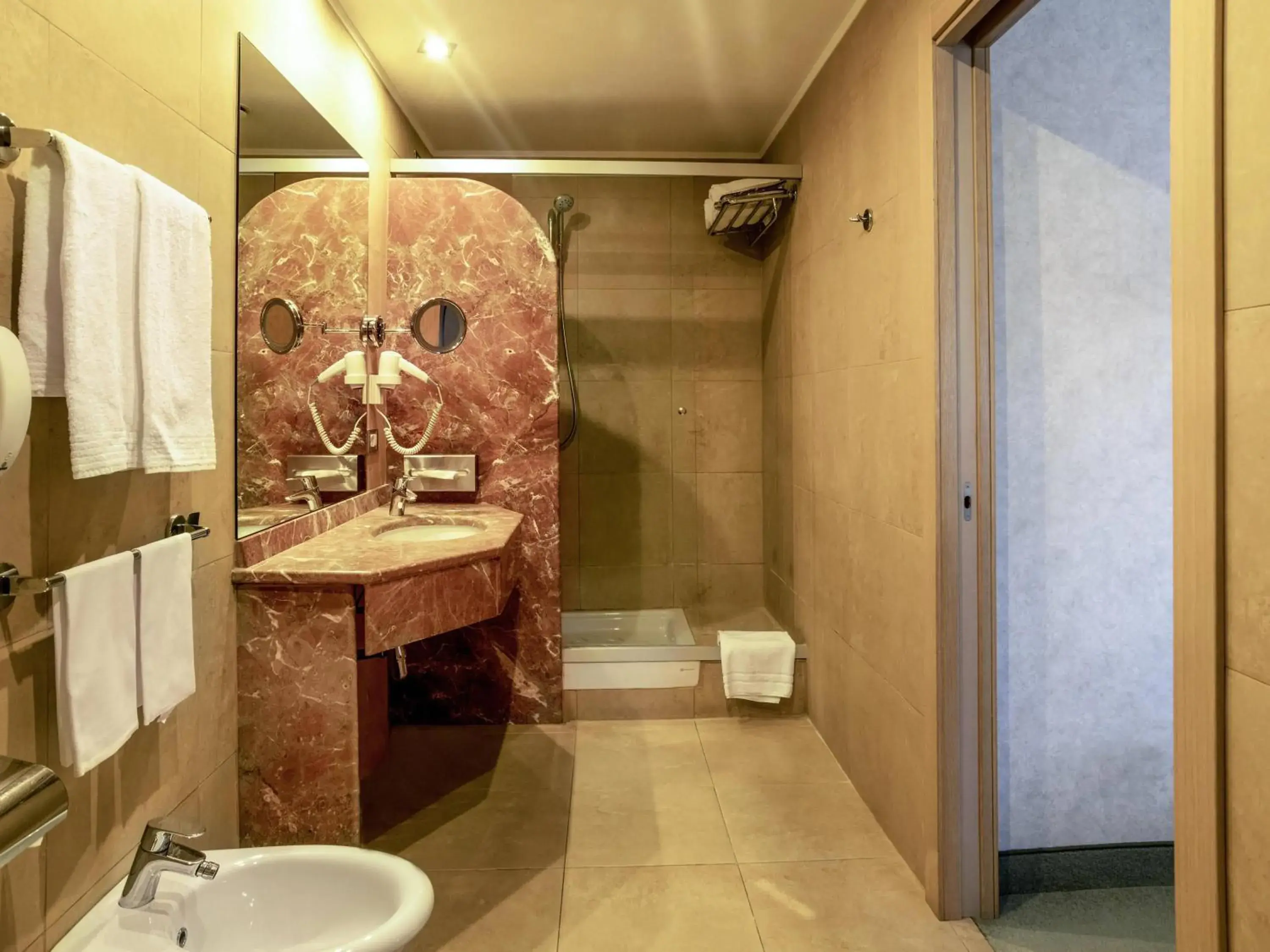 Superior Twin Room in Mercure Roma West Superior Twin Room in Mercure Roma West