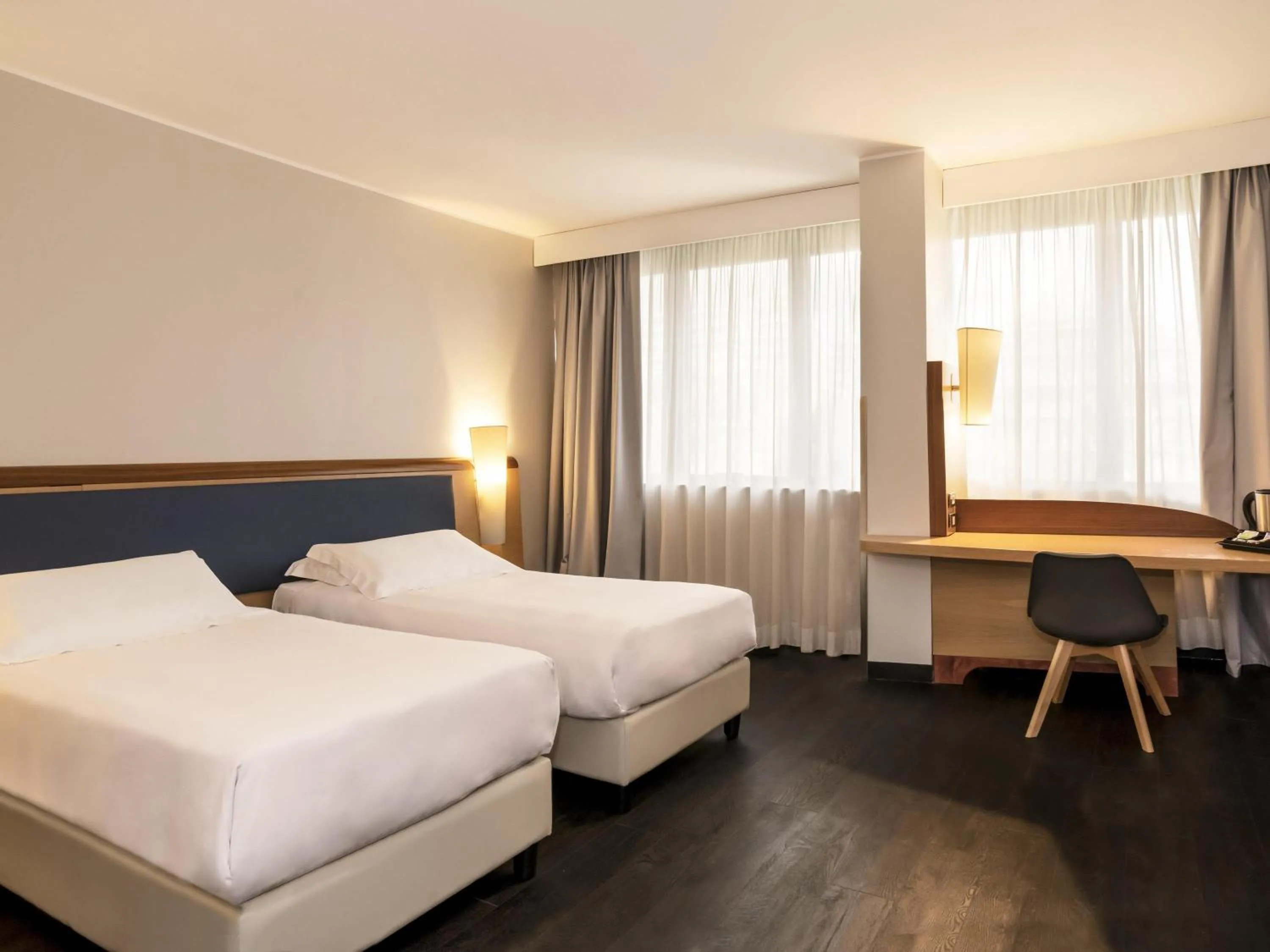 Bedroom, Bed in Mercure Roma West