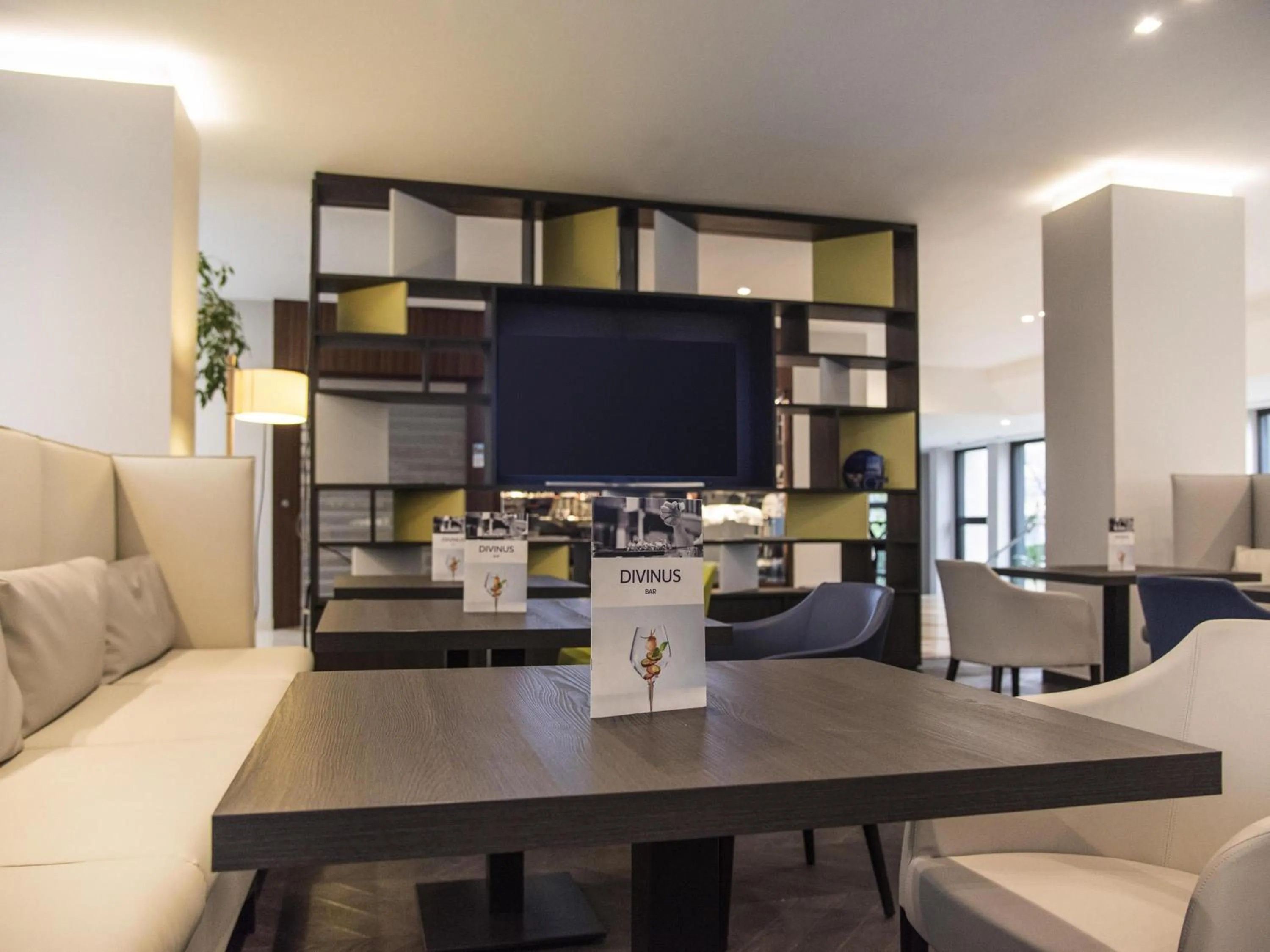 Lounge or bar in Mercure Roma West