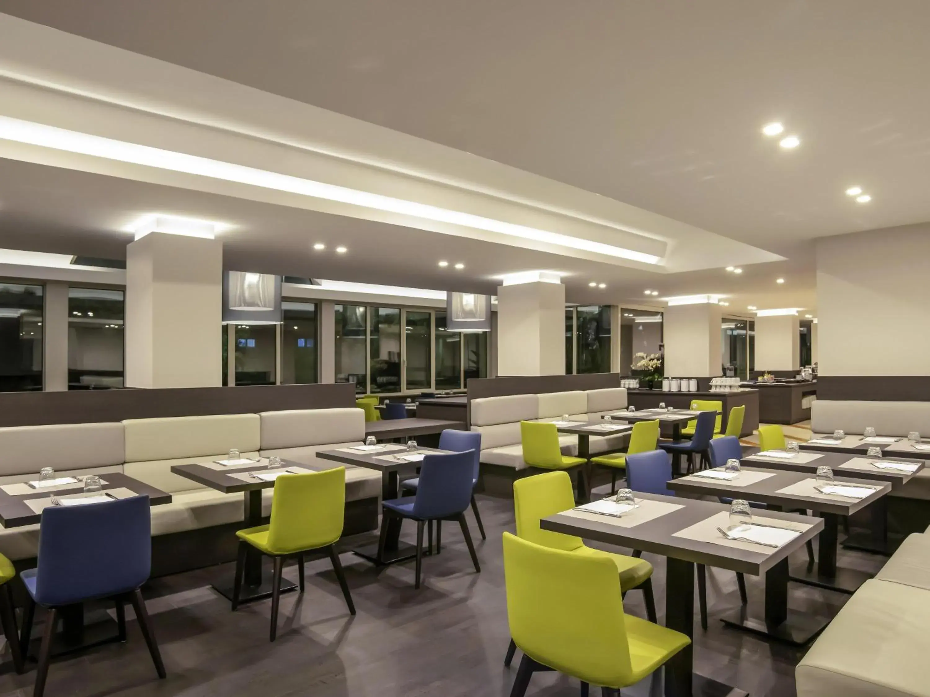 Restaurant/places to eat in Mercure Roma West Restaurant/places to eat in Mercure Roma West