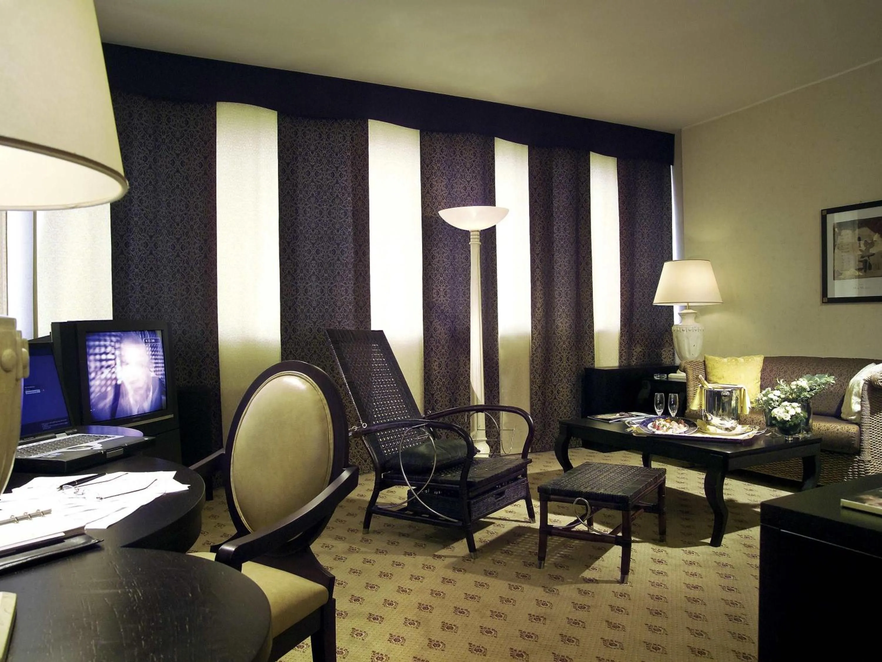 Bedroom in Mercure Roma West