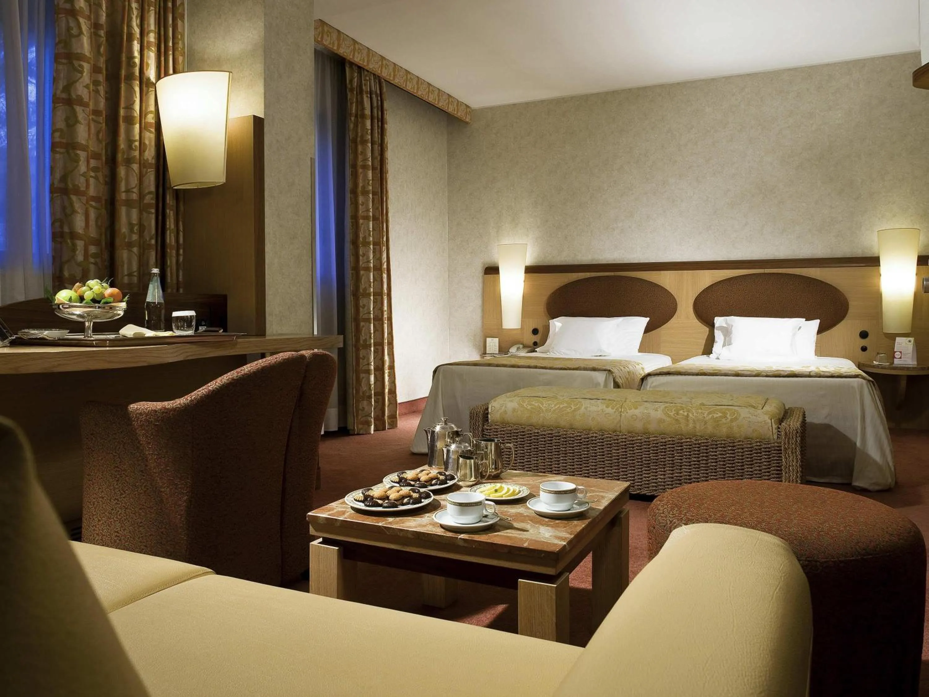 Bedroom, Bed in Mercure Roma West