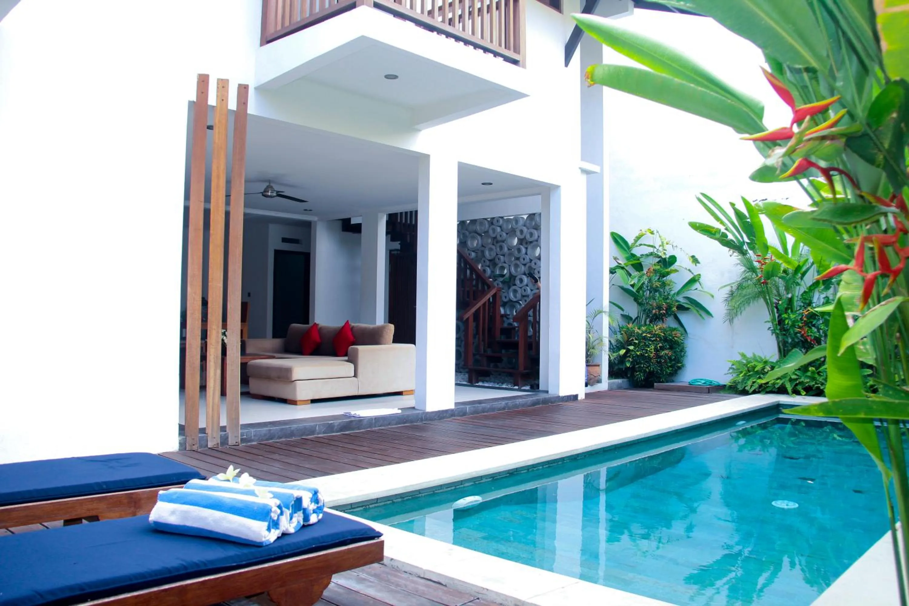 Swimming pool in Delu Villas & Suite
