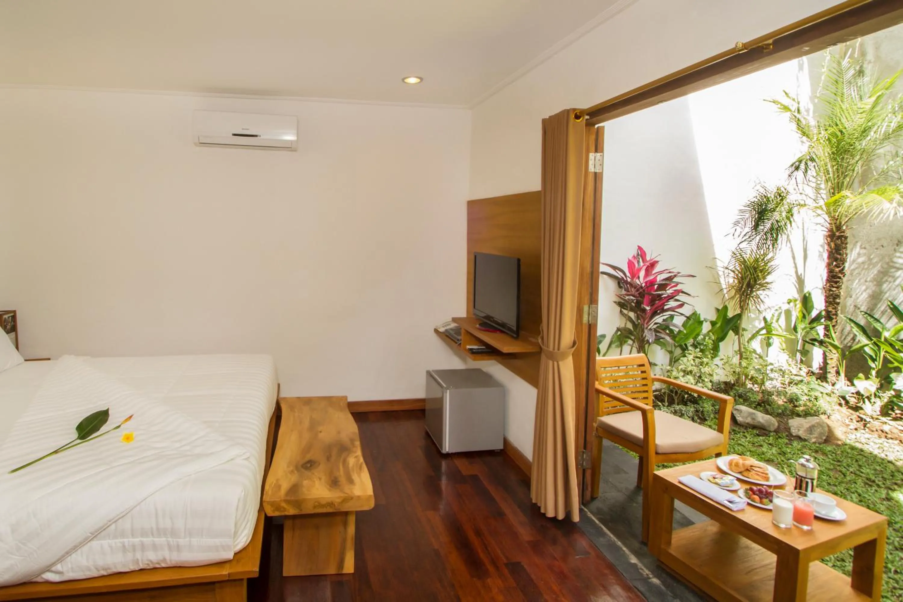 Balcony/Terrace, Bed in Delu Villas & Suite