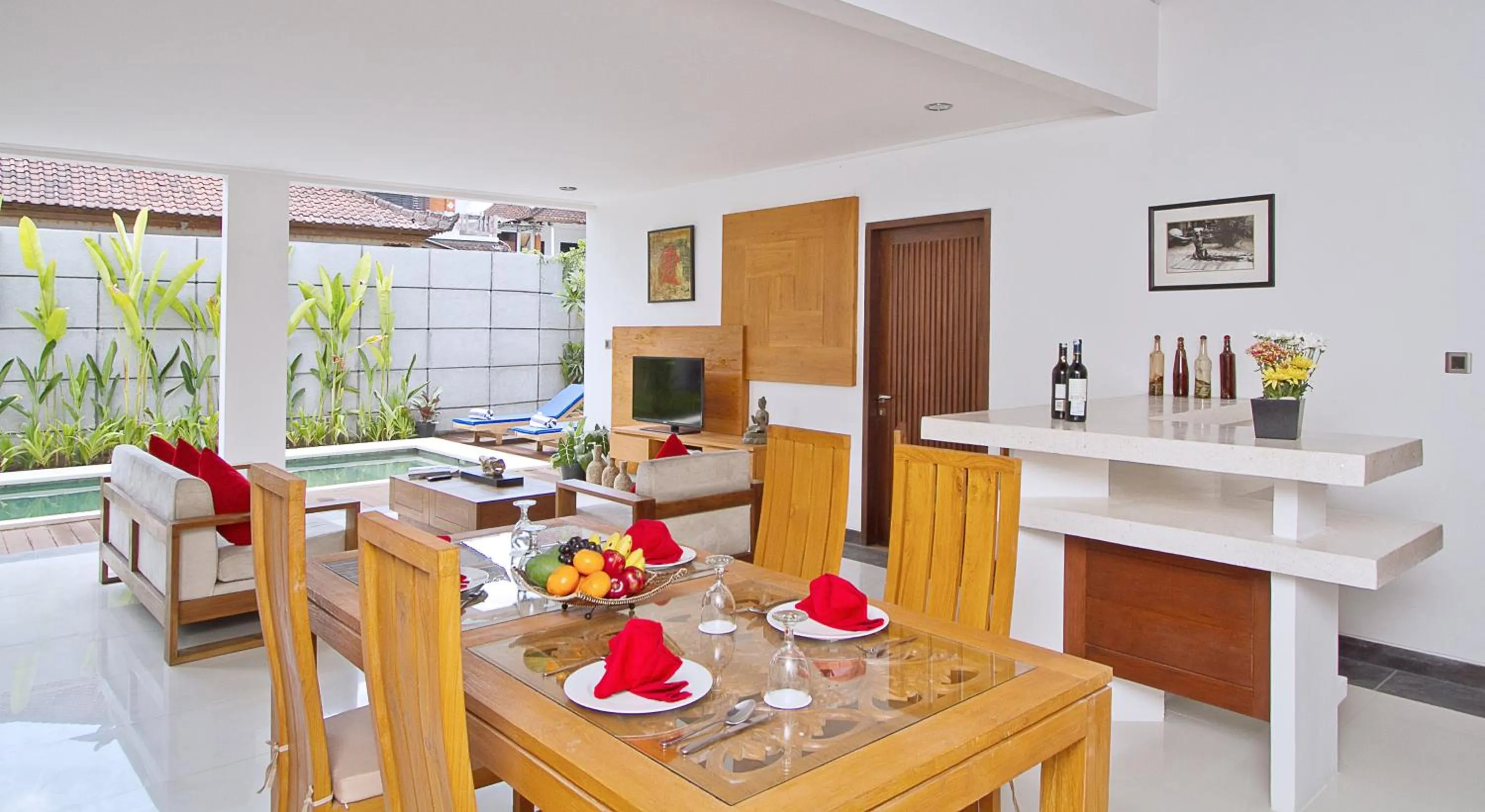 Dining area in Delu Villas & Suite