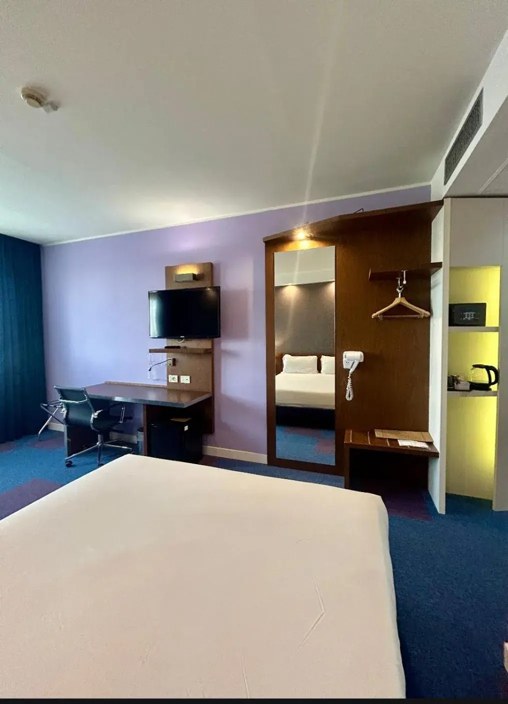 Bedroom, Bed in GP Hotel Bedroom, Bed in GP Hotel