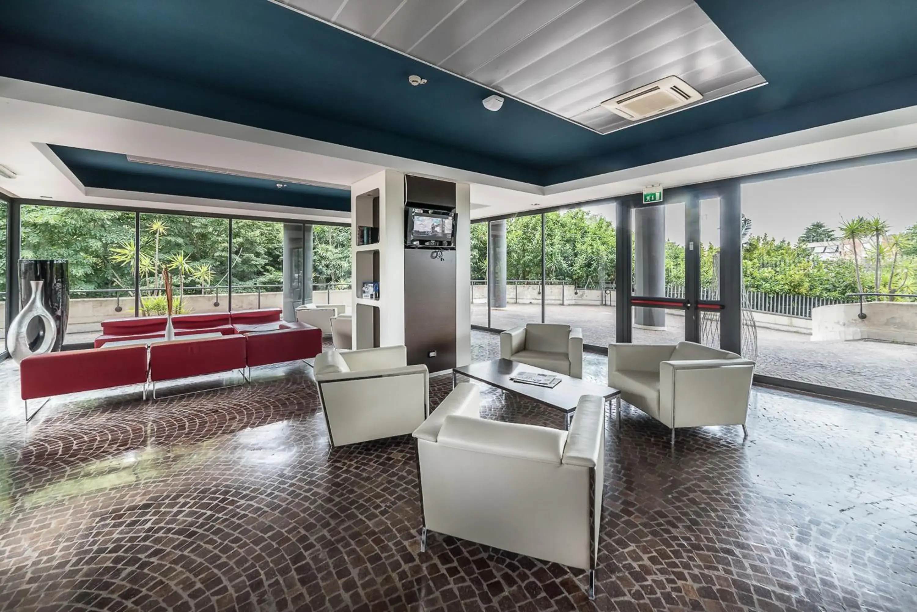 Lobby or reception in Sotel Nomentana Roma Lobby or reception in Sotel Nomentana Roma