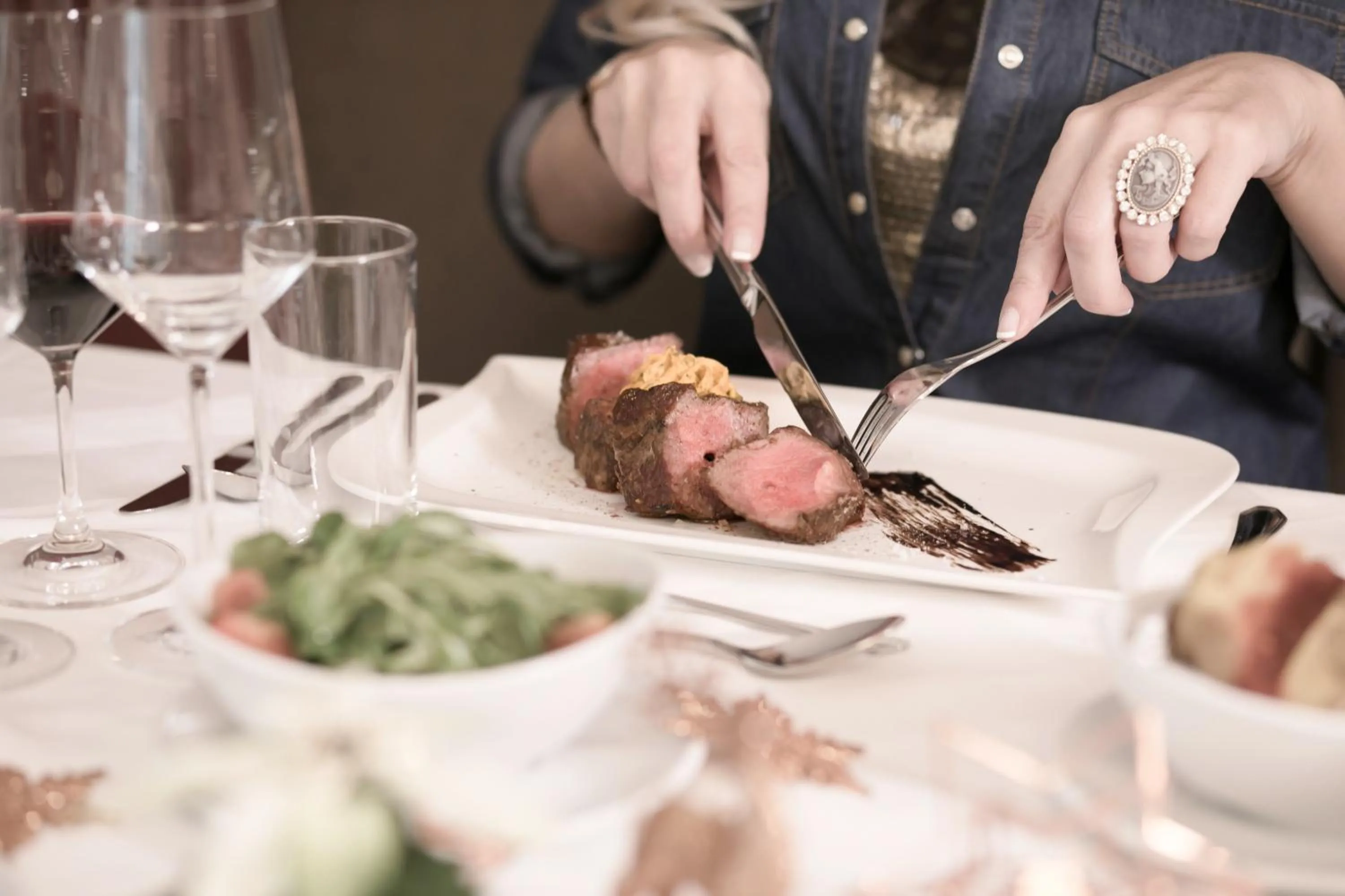 Restaurant/places to eat in R&R Residenzen HOTEL