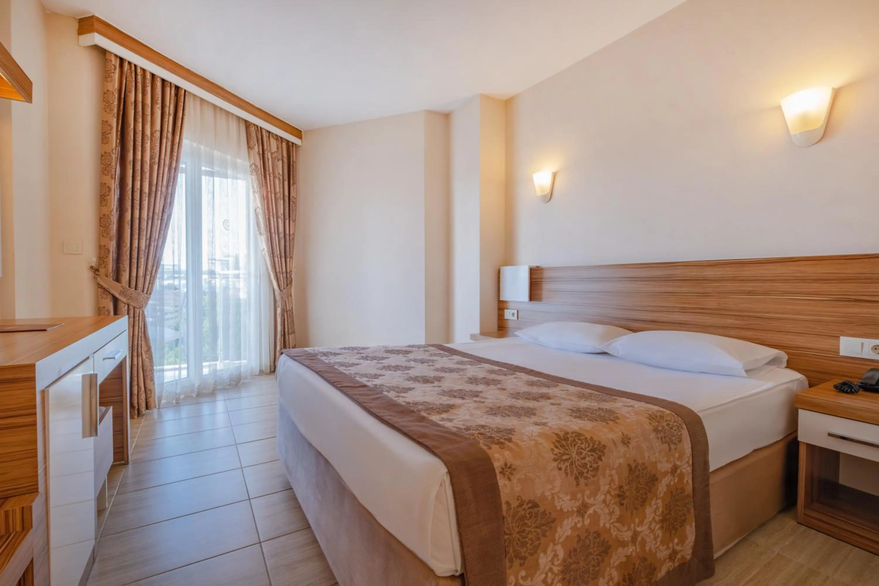 Photo of the whole room, Bed in Sun Beach Park Hotel