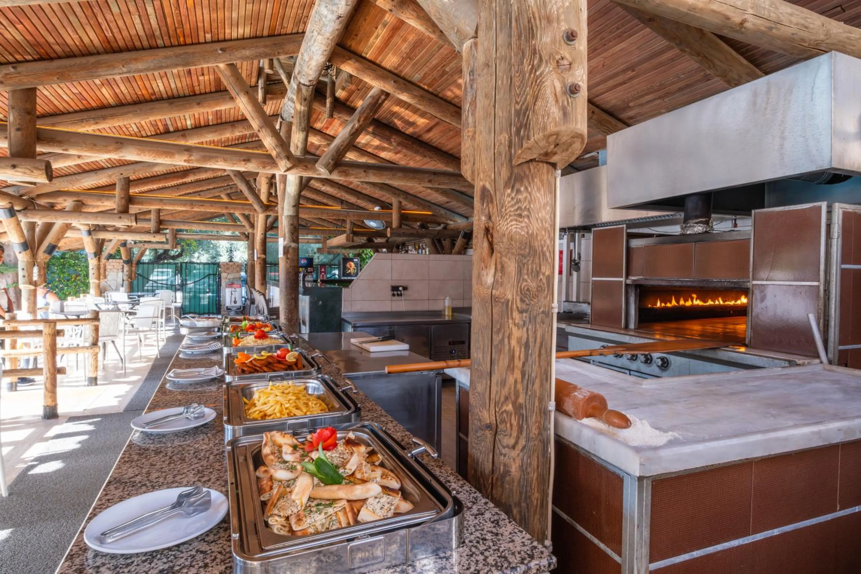 Food and drinks in Sun Beach Park Hotel