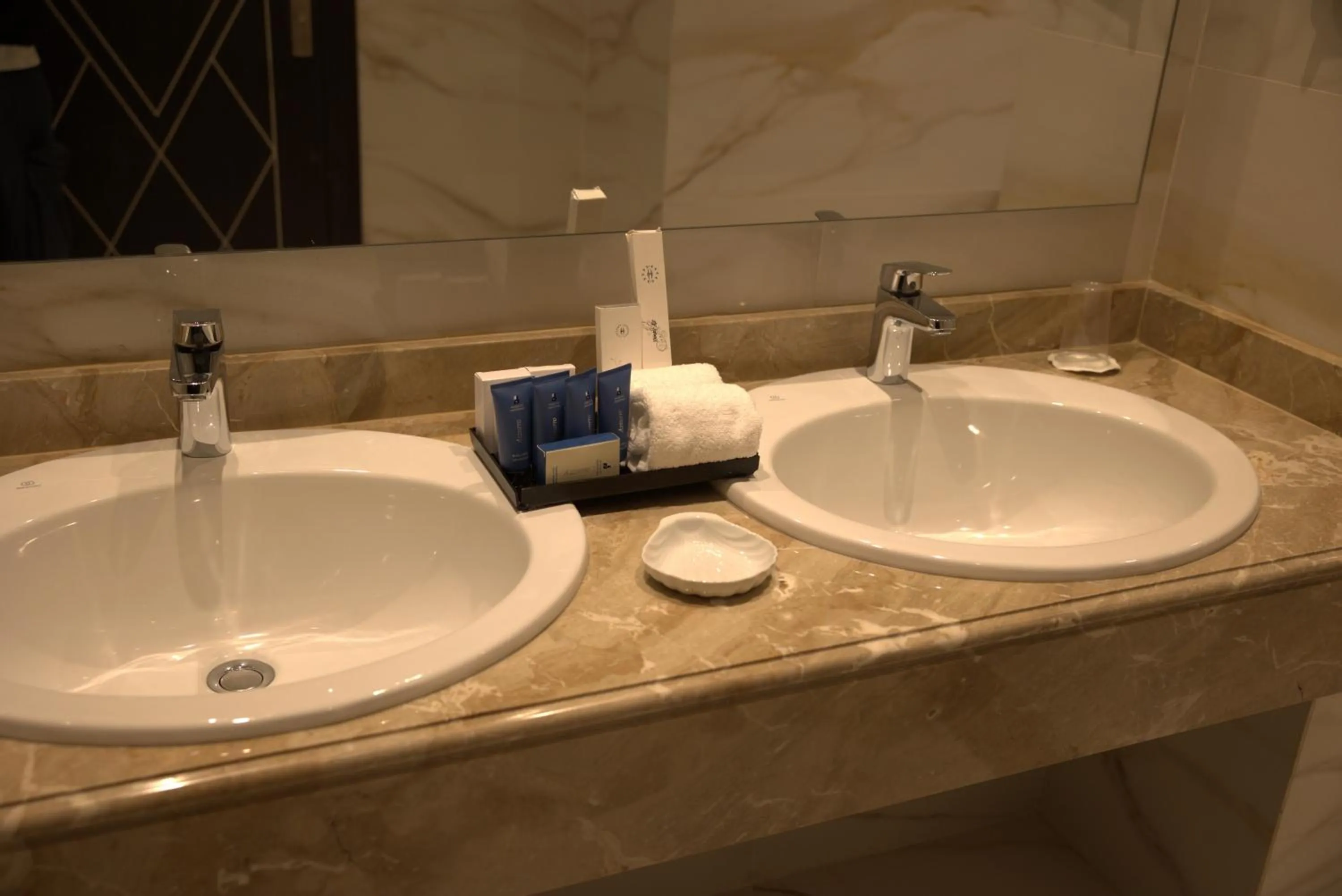 Toilet in Helnan Mamoura Hotel & Events Center