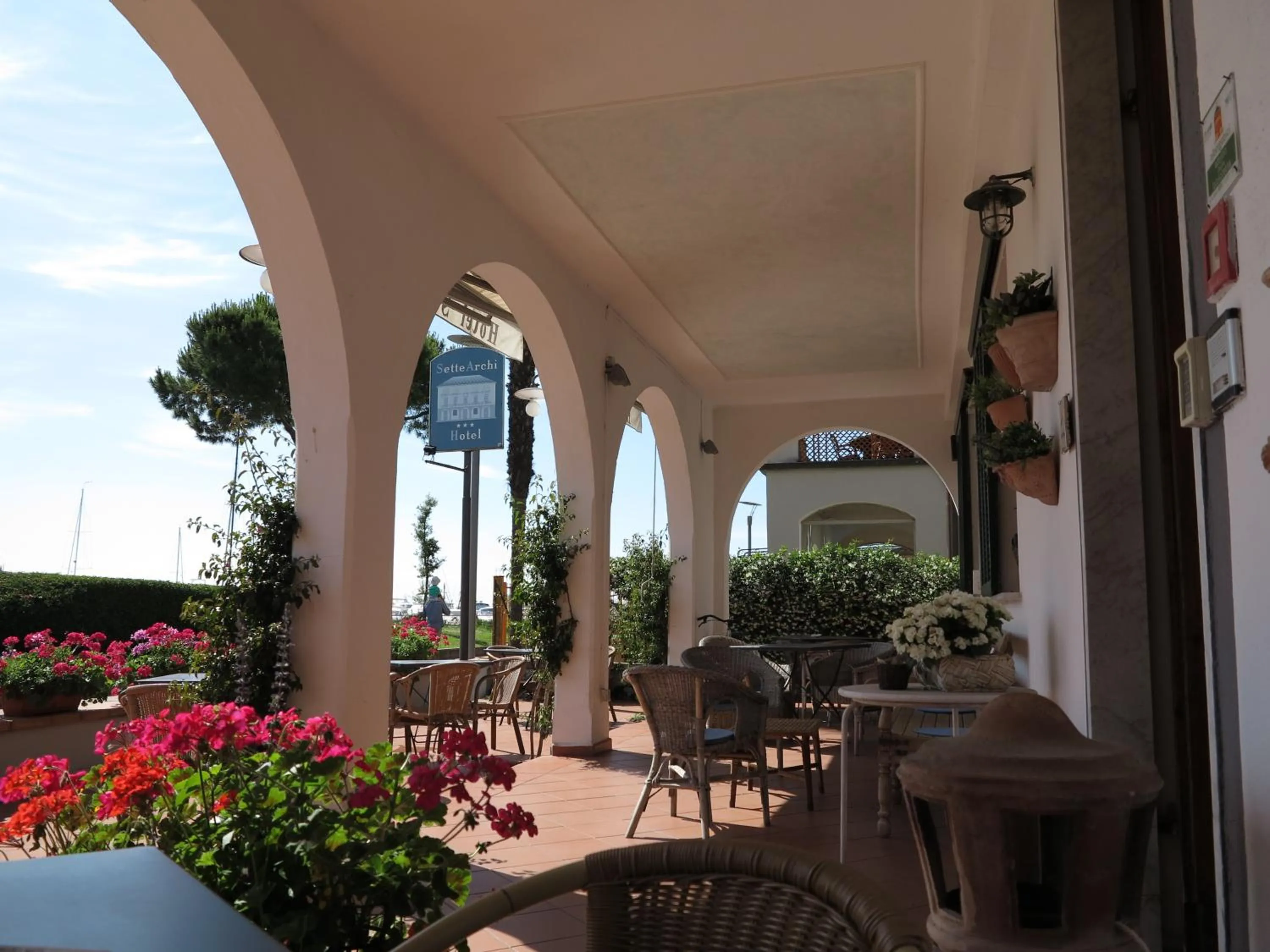 Facade/entrance in Hotel Sette Archi