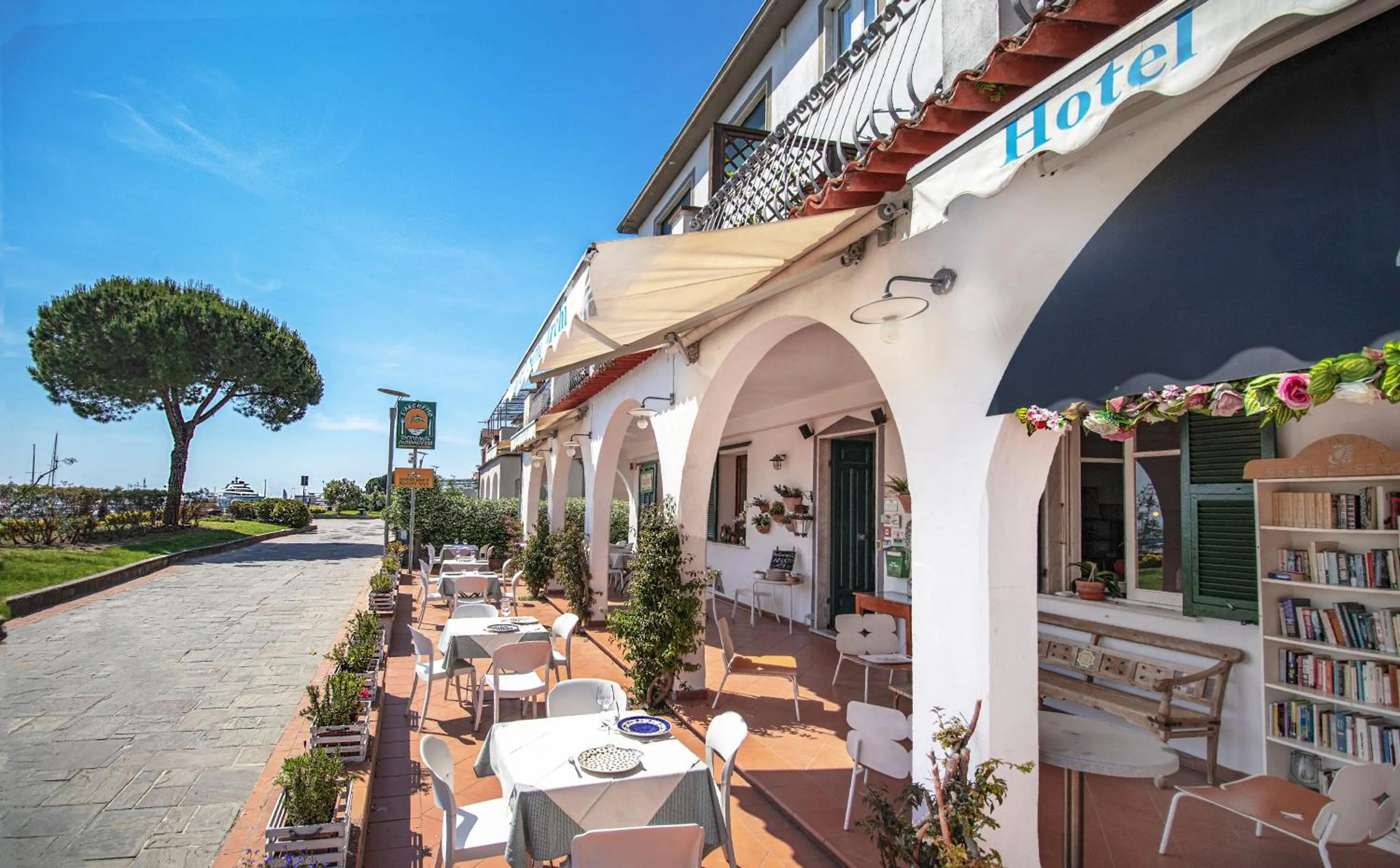 Restaurant/places to eat in Hotel Sette Archi