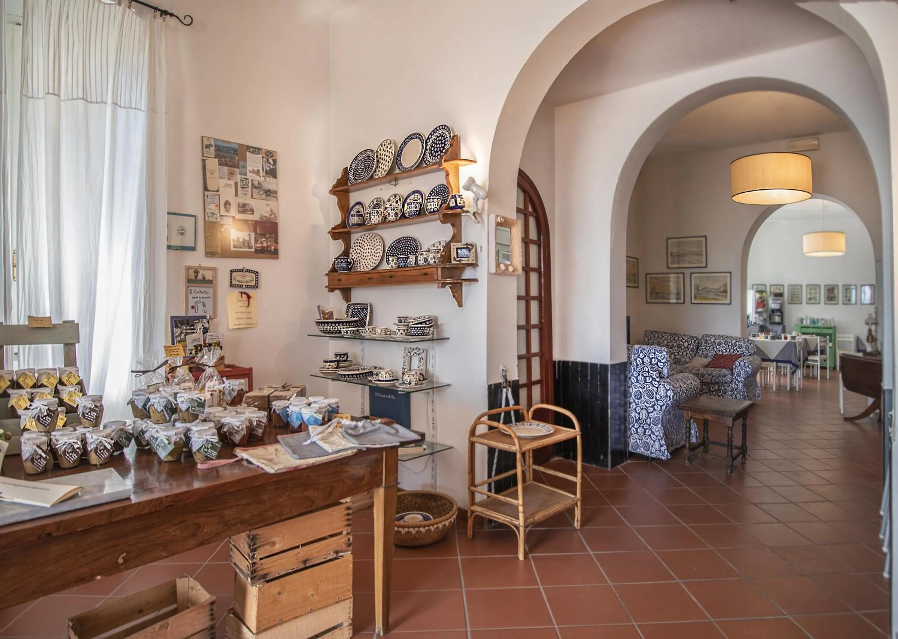 On-site shops in Hotel Sette Archi