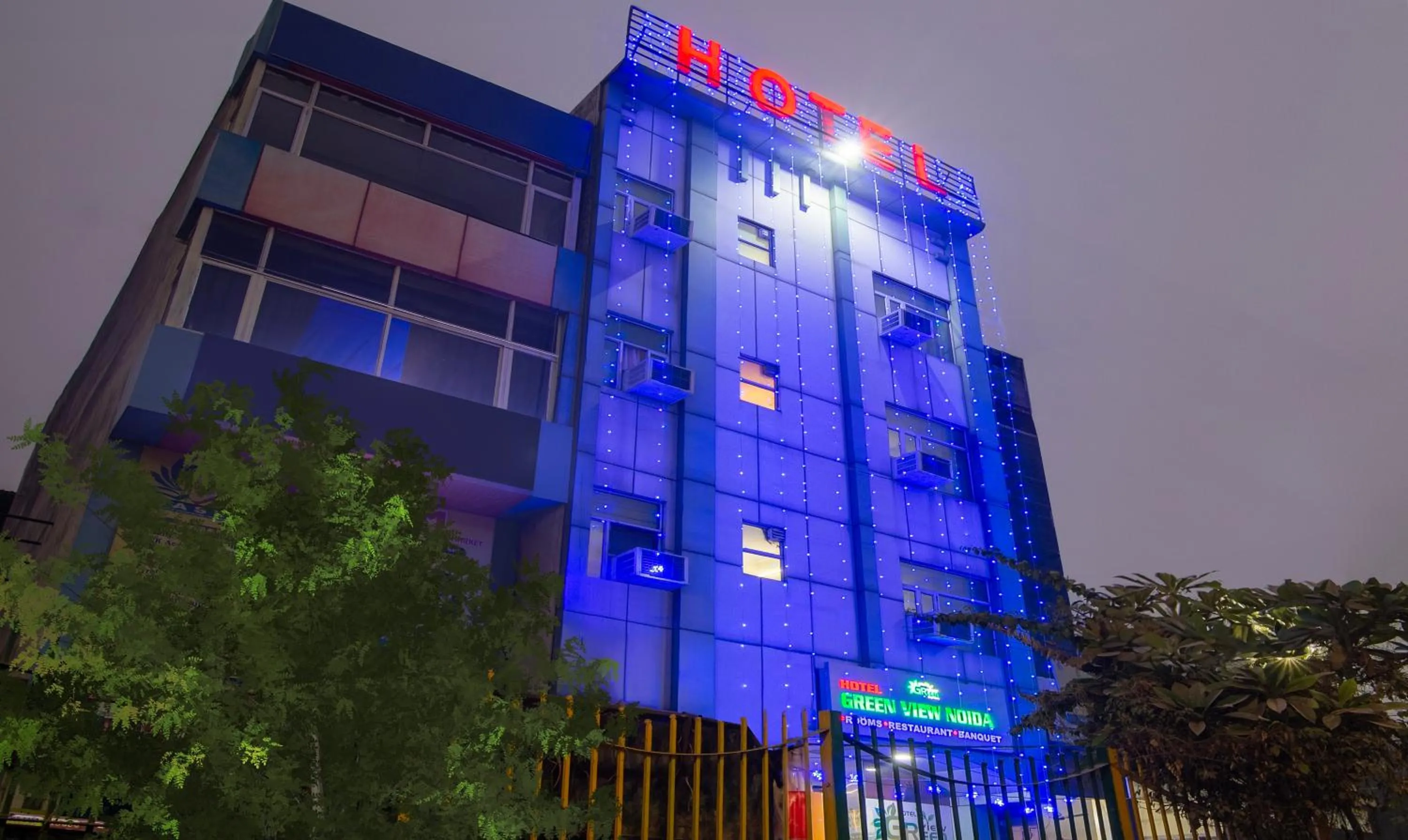 Property building in Treebo Green View, Noida