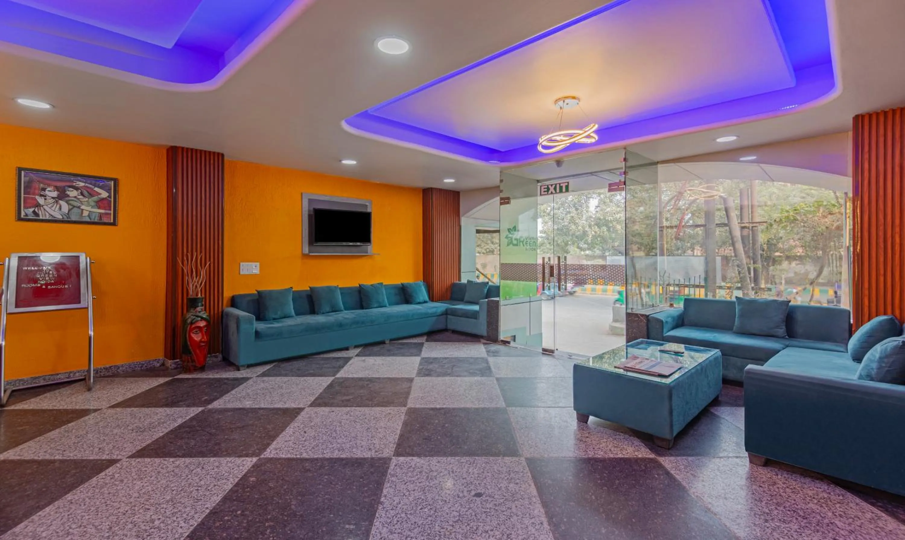 Seating area in Treebo Green View, Noida