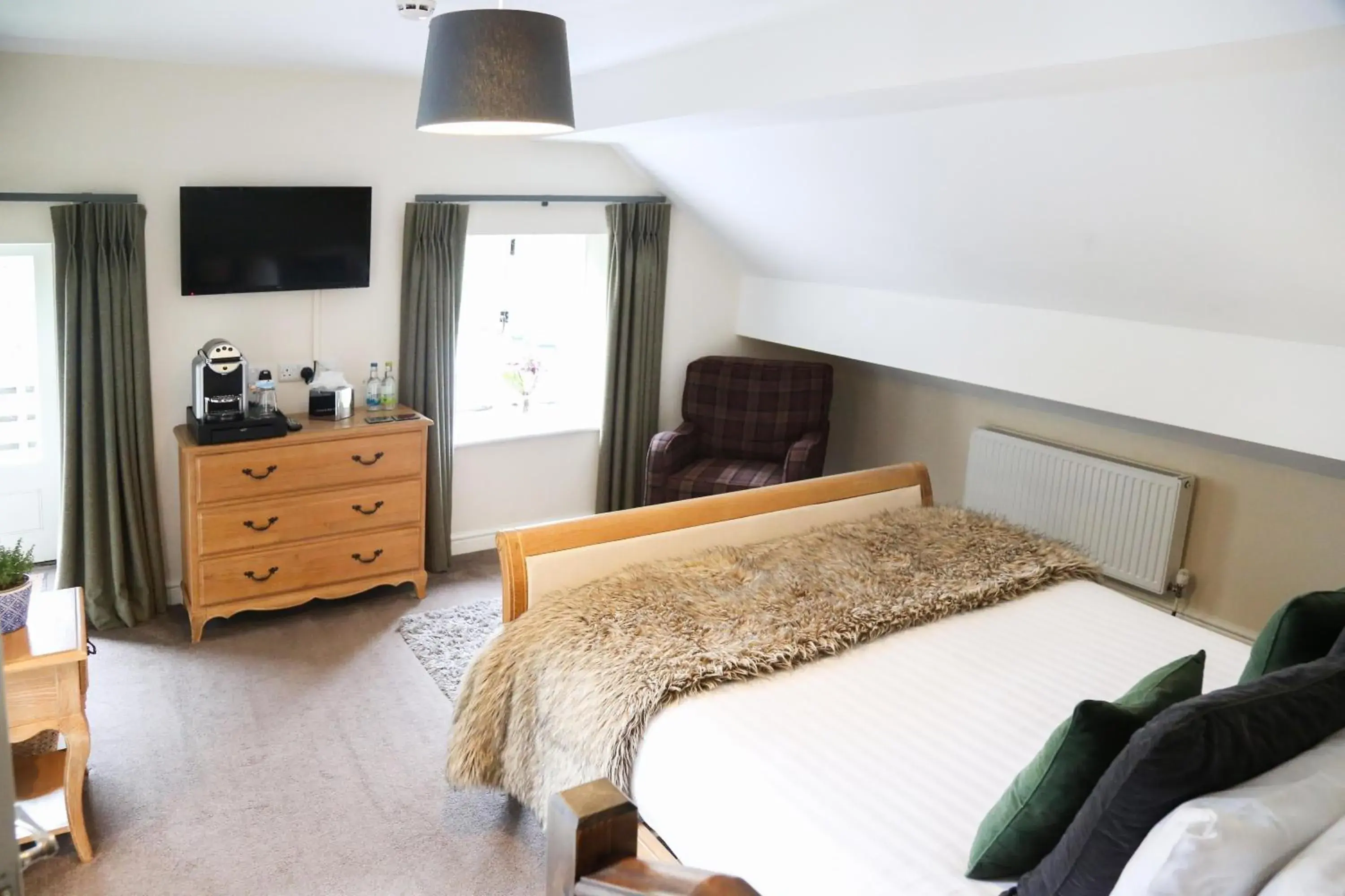 Double Room in The Charlton Arms Double Room in The Charlton Arms