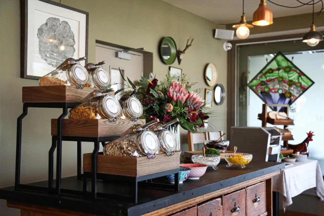 Breakfast in The Charlton Arms