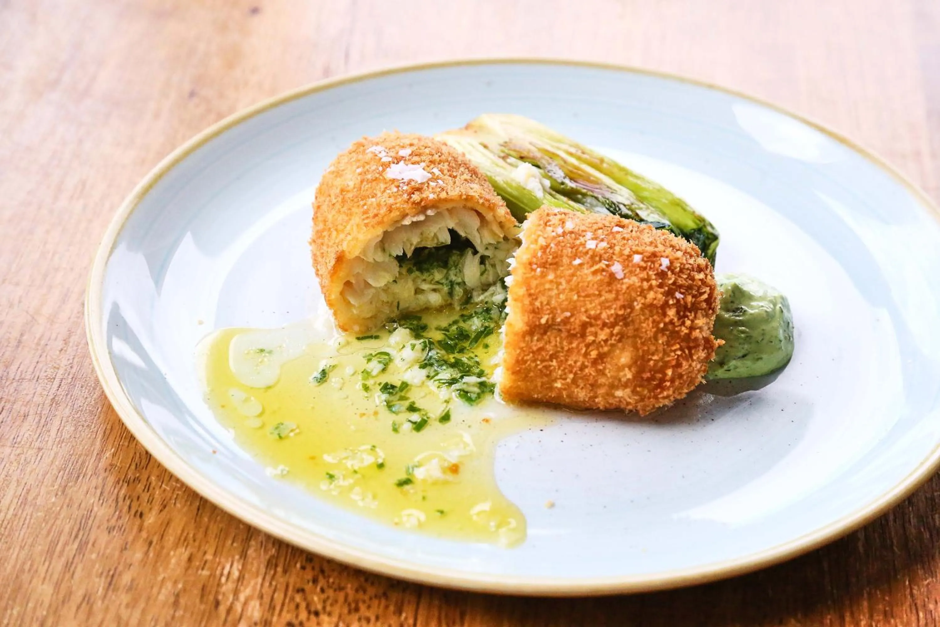 Restaurant/places to eat in The Charlton Arms