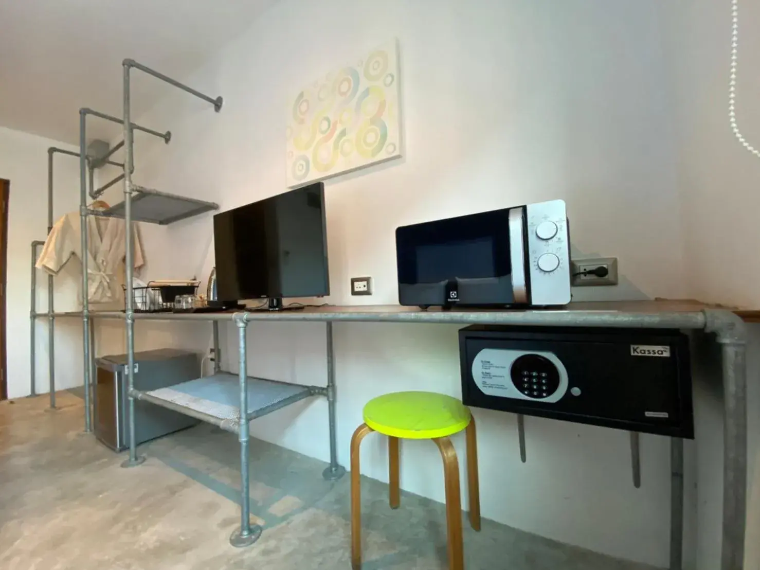 TV and multimedia in TATATA Koh Tao TV and multimedia in TATATA Koh Tao