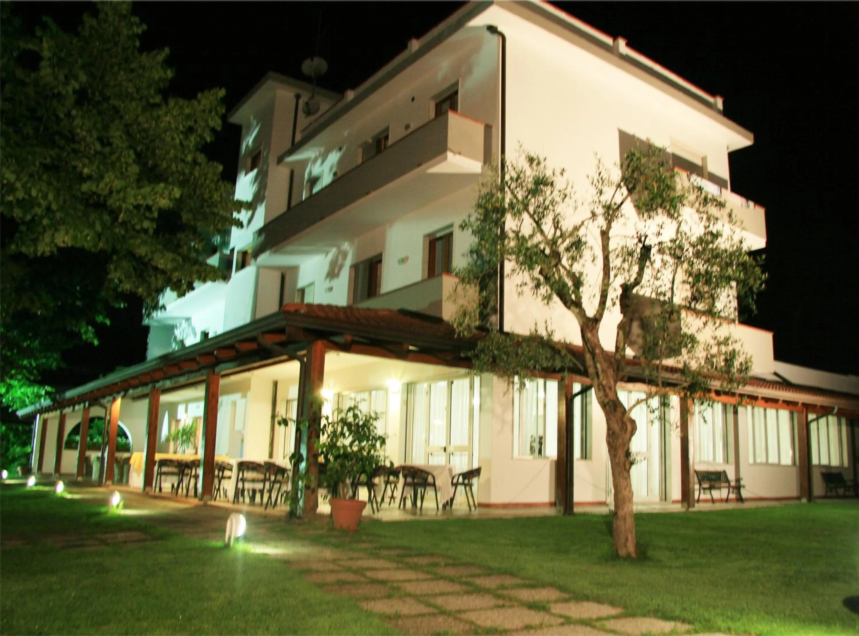 Facade/entrance in Hotel La Bussola