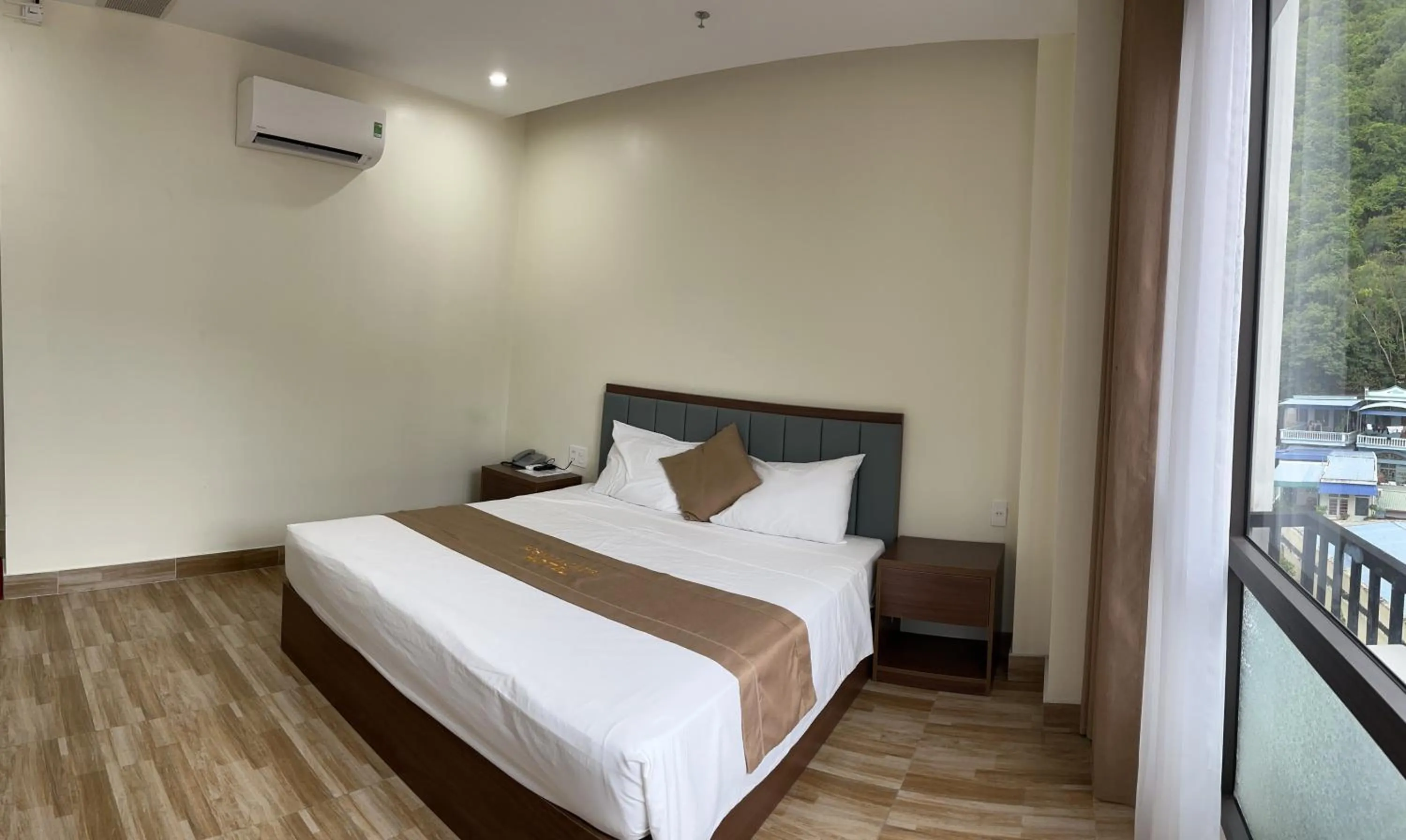 Bed in CAT BA ROSALIA HOTEL