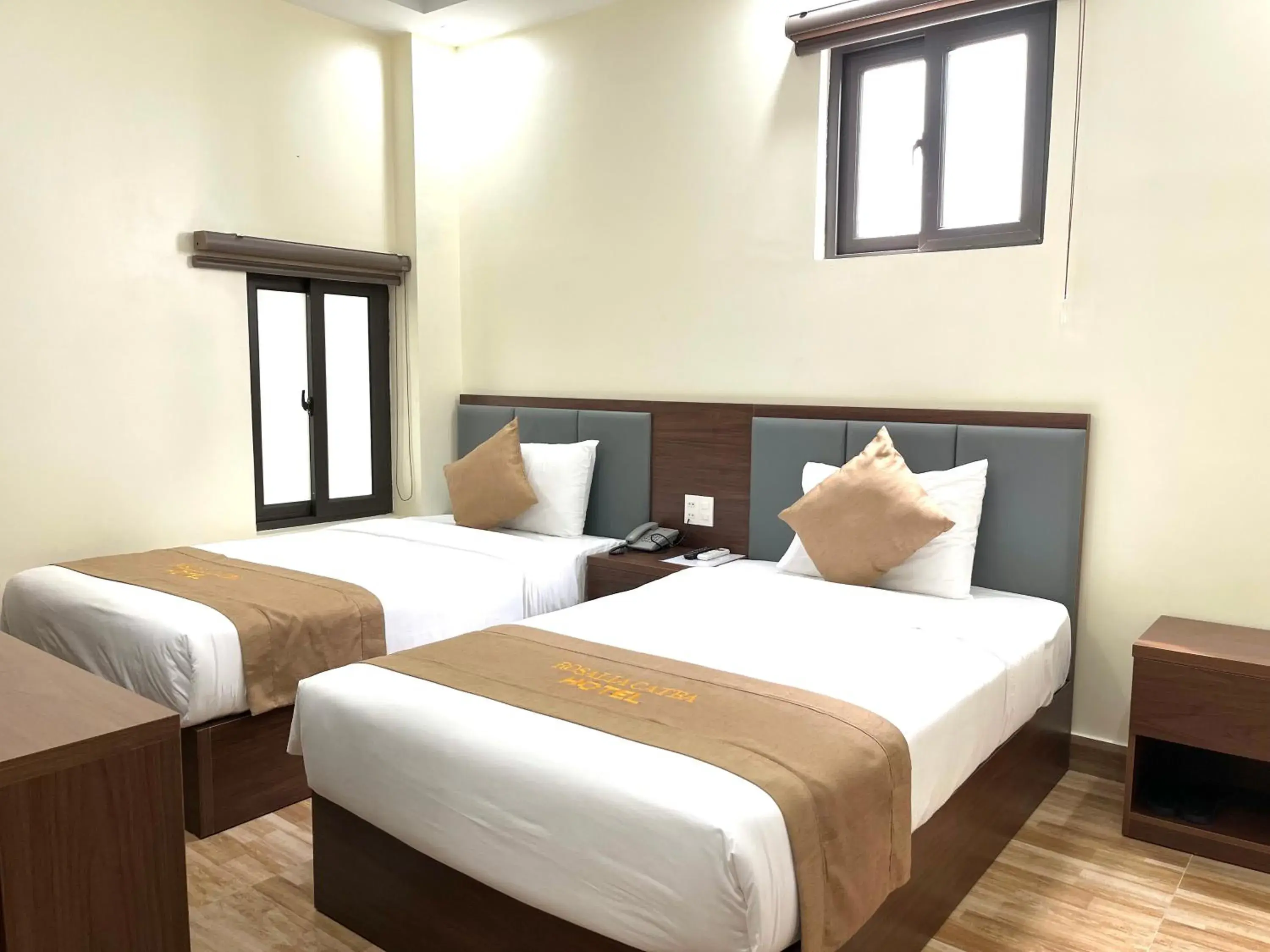 Deluxe Twin Room - single occupancy in CAT BA ROSALIA HOTEL Deluxe Twin Room - single occupancy in CAT BA ROSALIA HOTEL