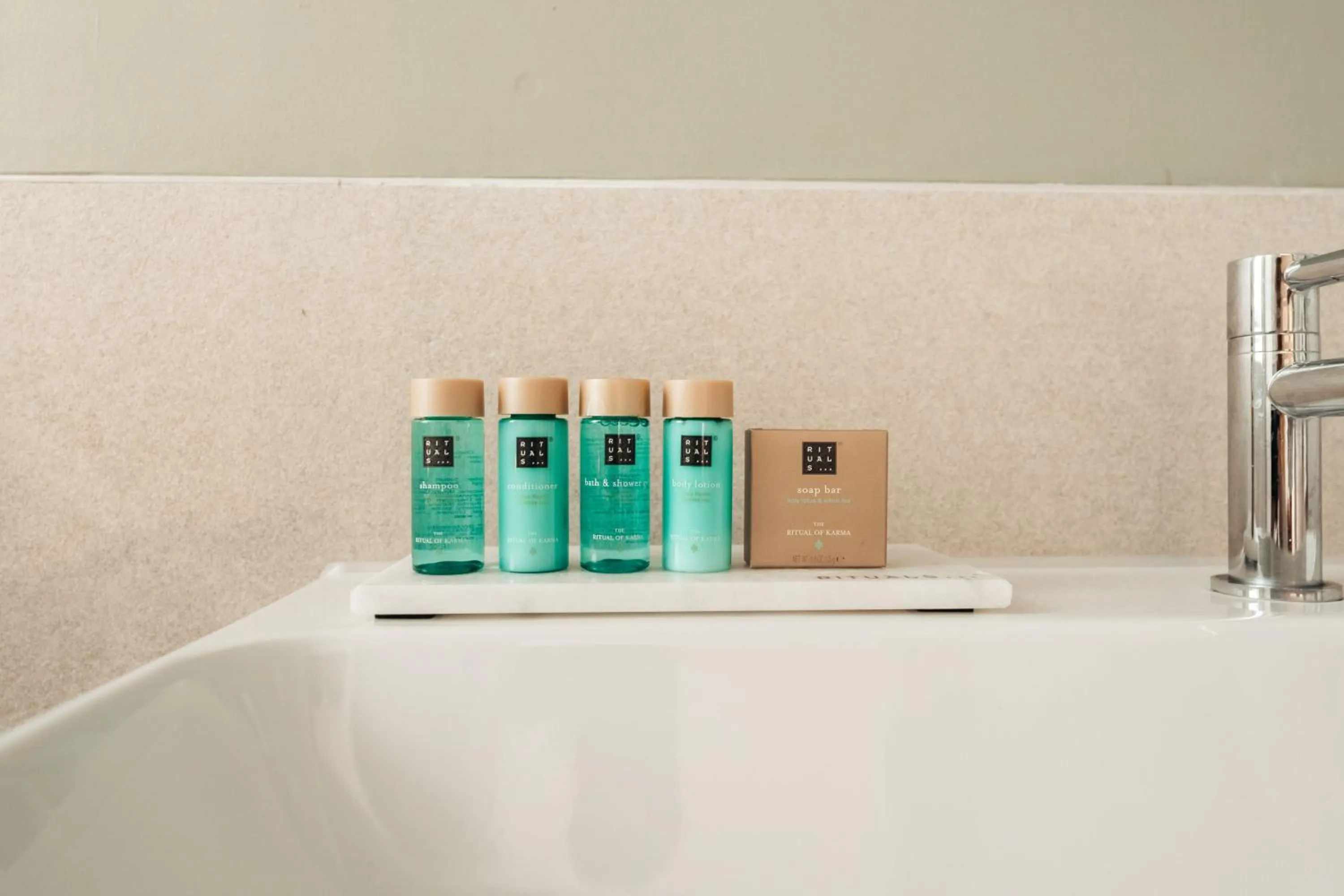 Shower in Atelier Skalo Boutique Hotel