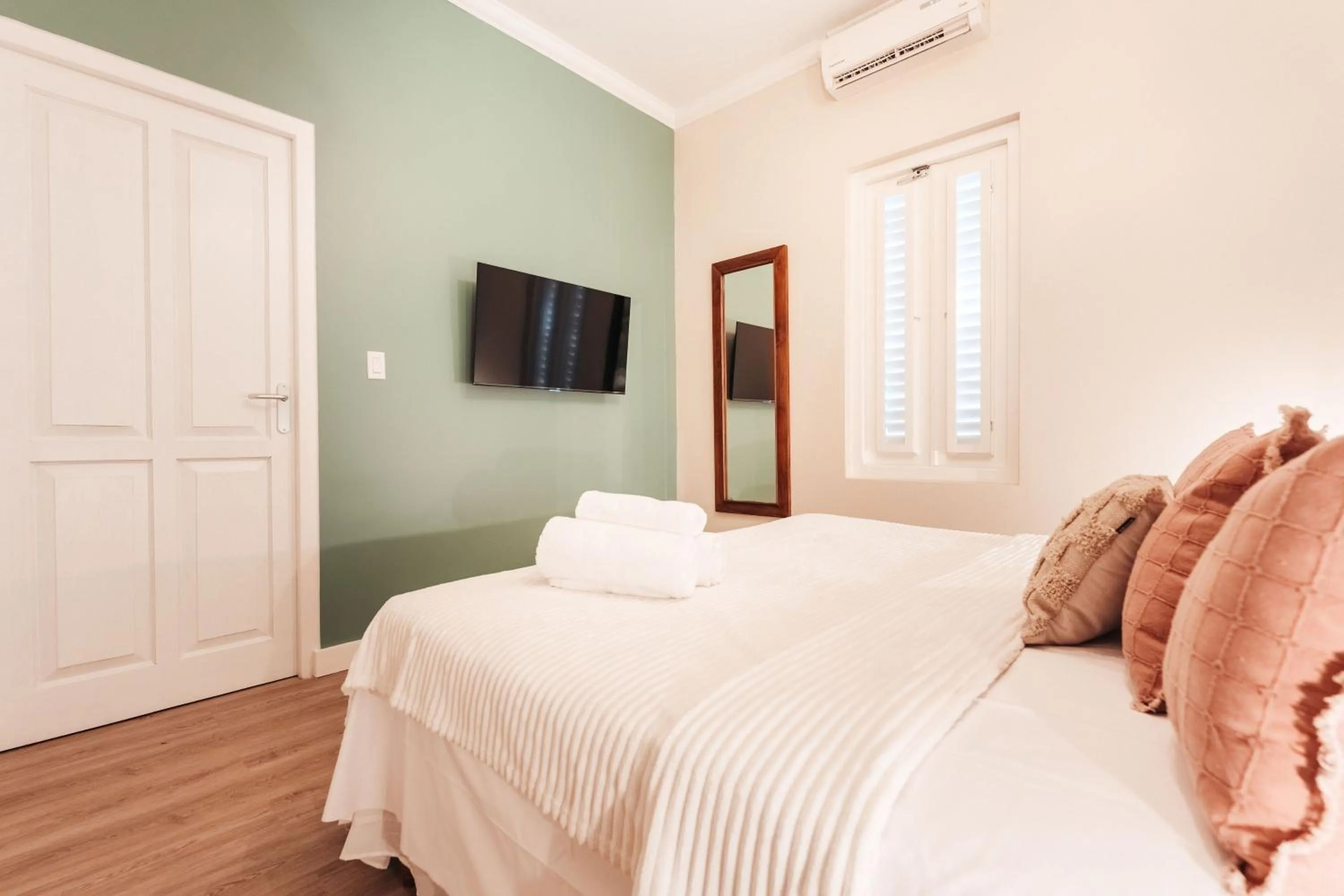 Bed in Atelier Skalo Boutique Hotel