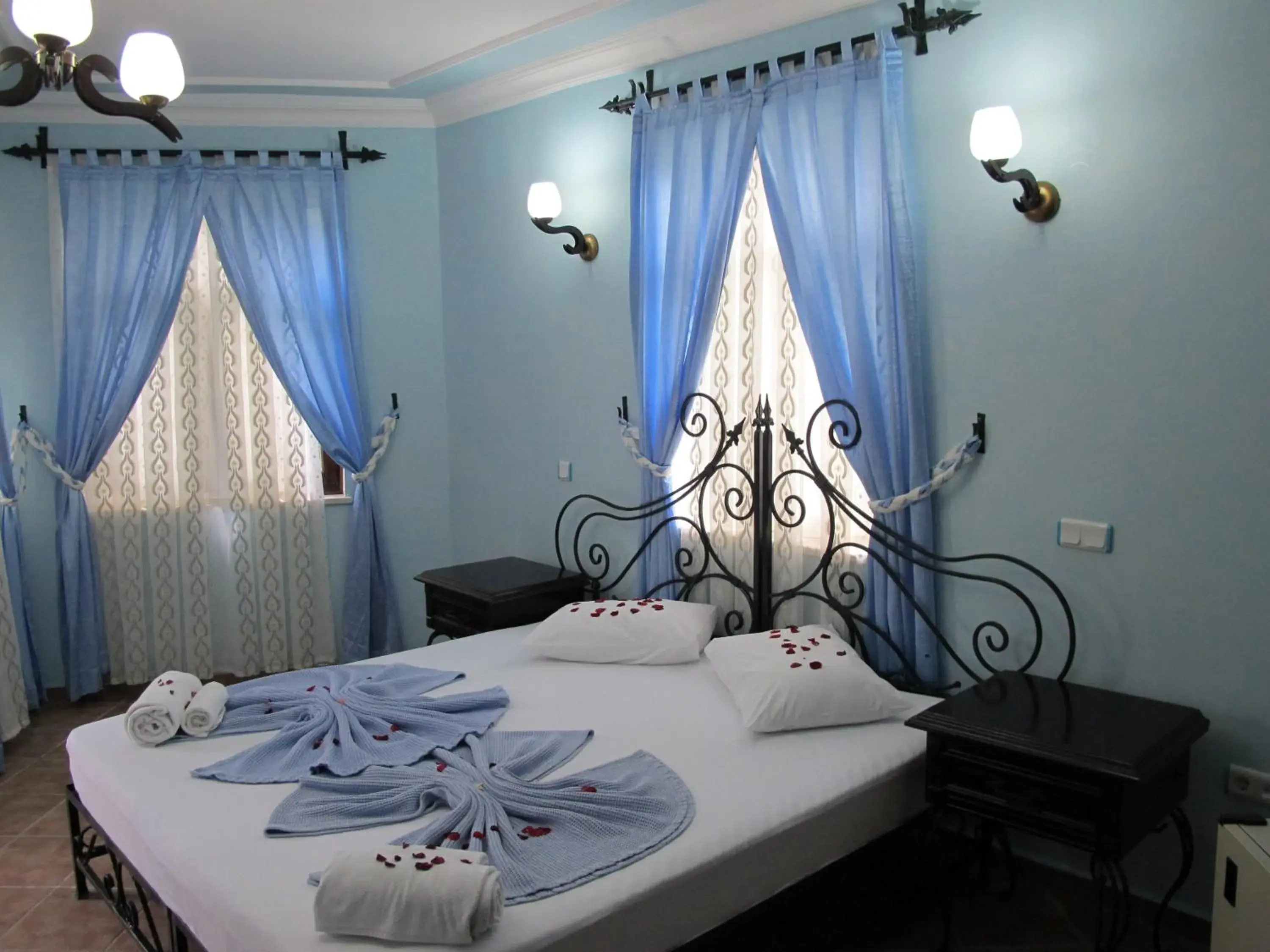 Standard Triple Room in Hemerans Anatolia Standard Triple Room in Hemerans Anatolia
