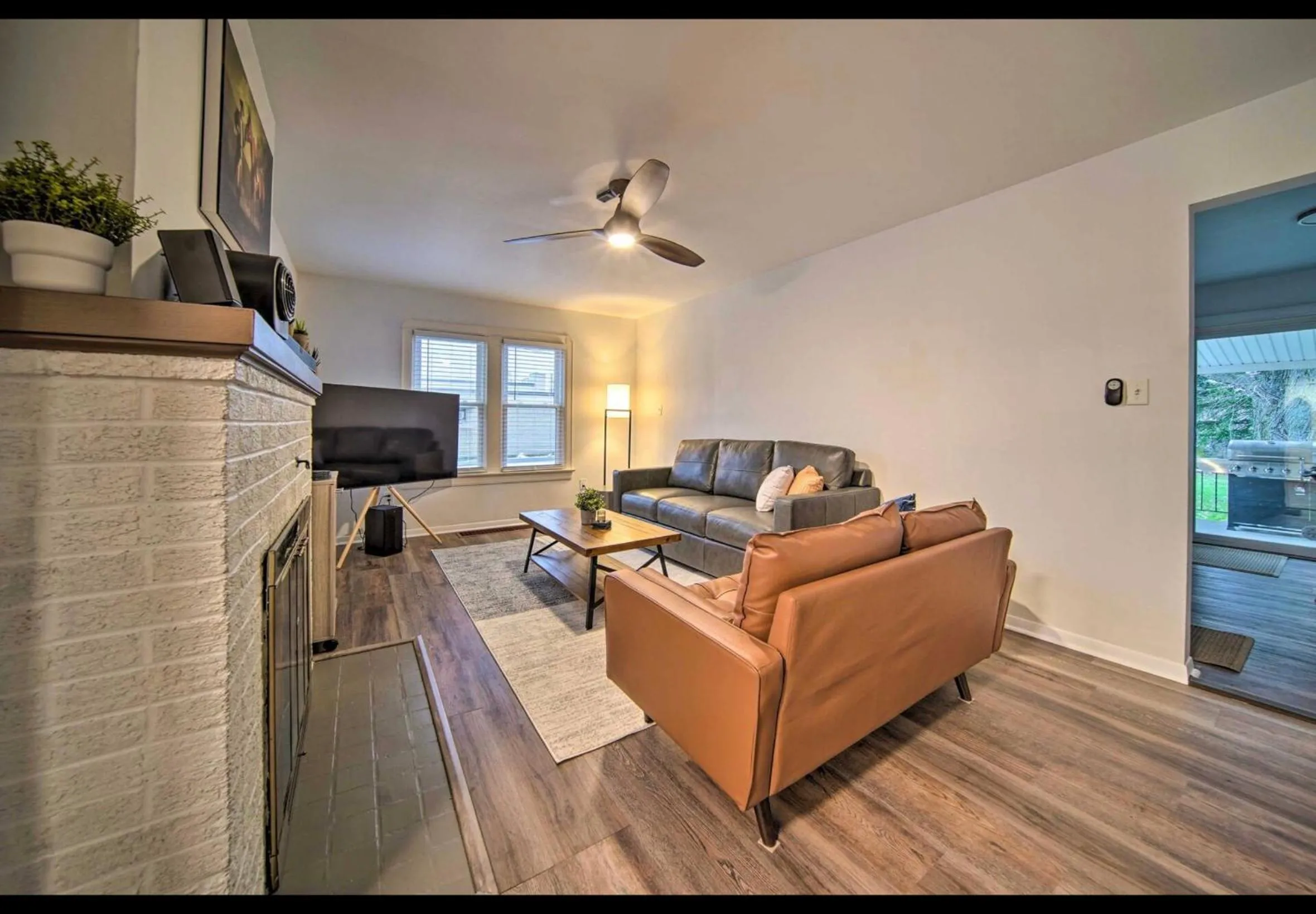Modern Home • Family Friendly • Grill • Fireplace
