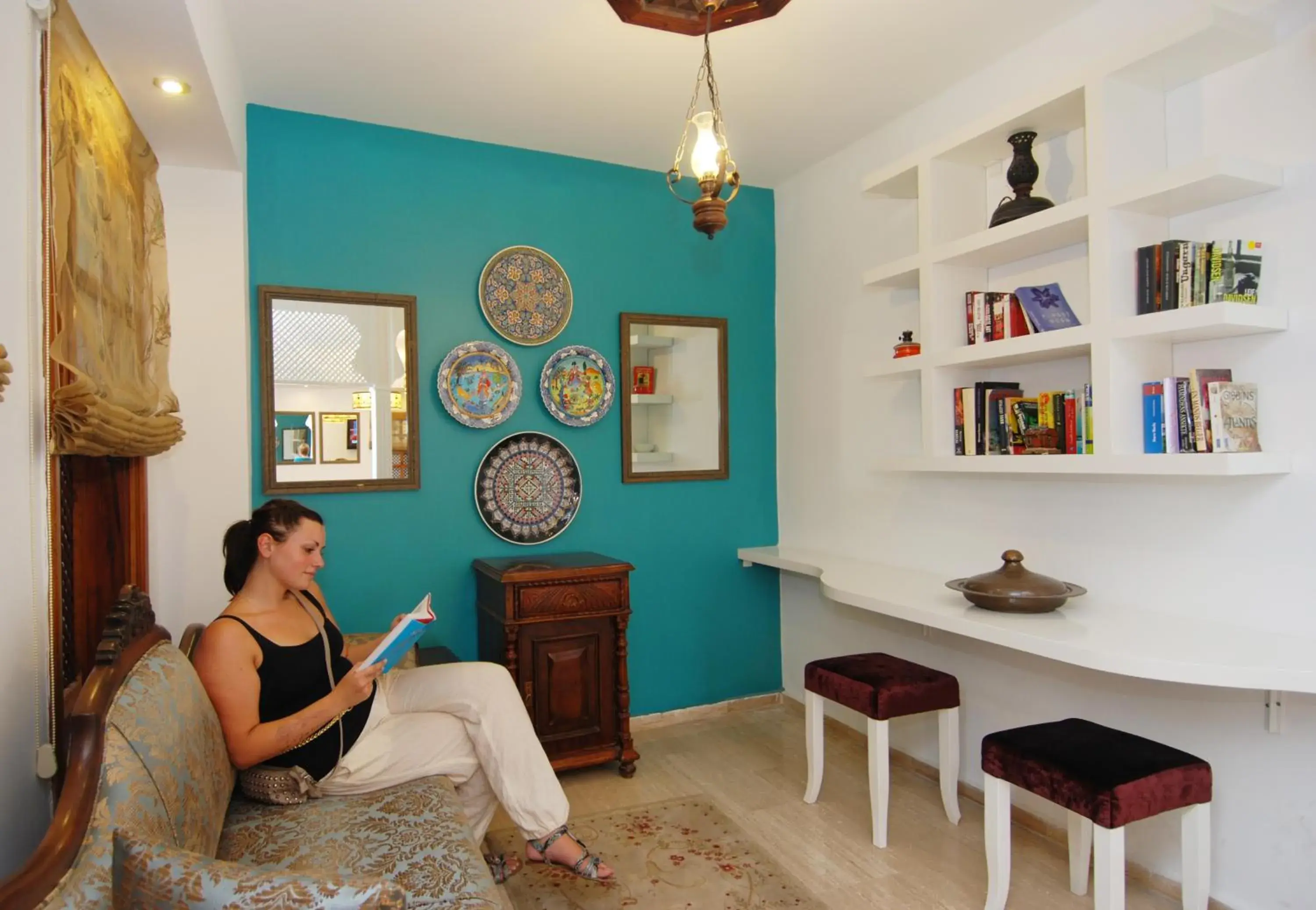 Lounge or bar in Argos Hotel Lounge or bar in Argos Hotel