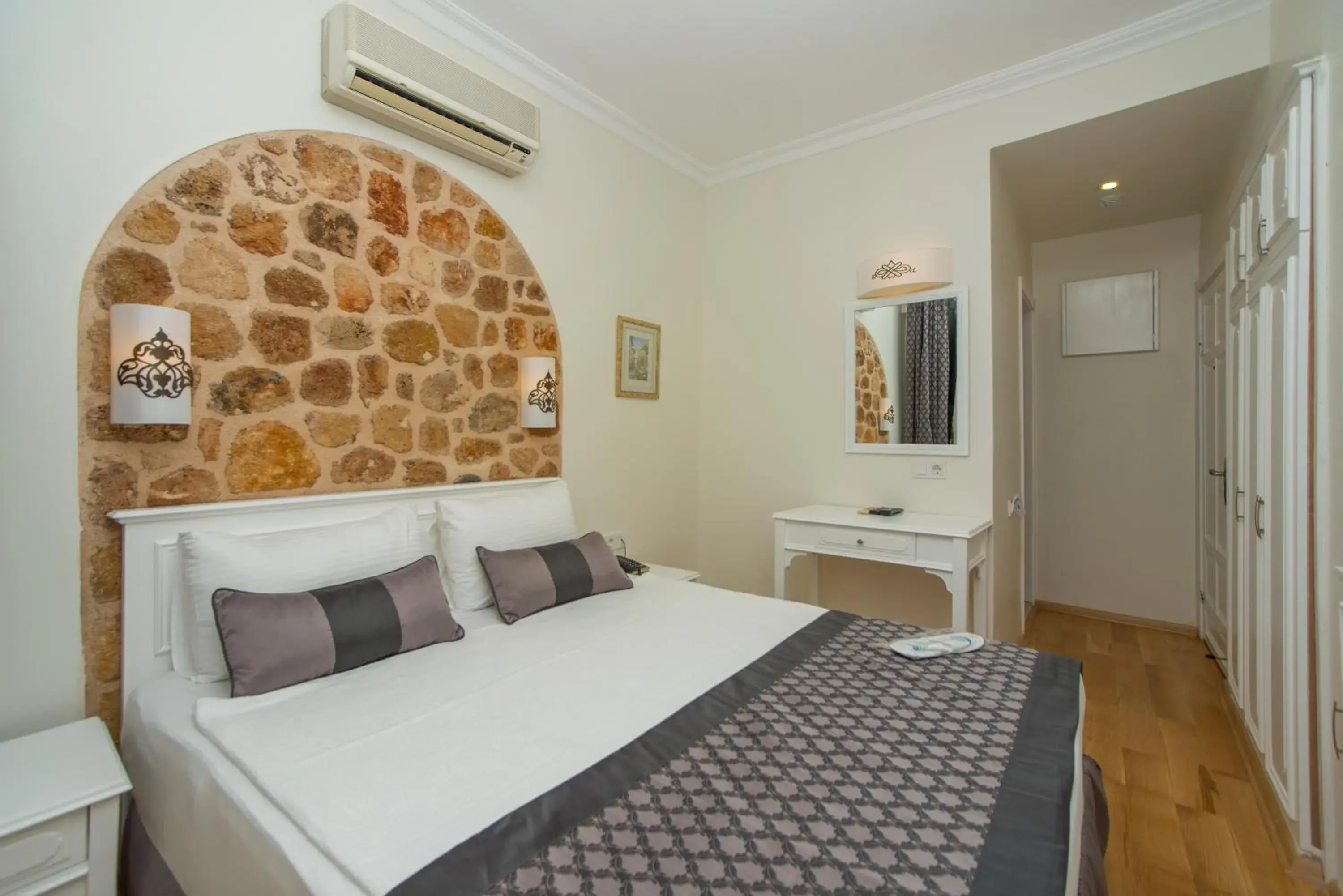 Bed in Argos Hotel Bed in Argos Hotel