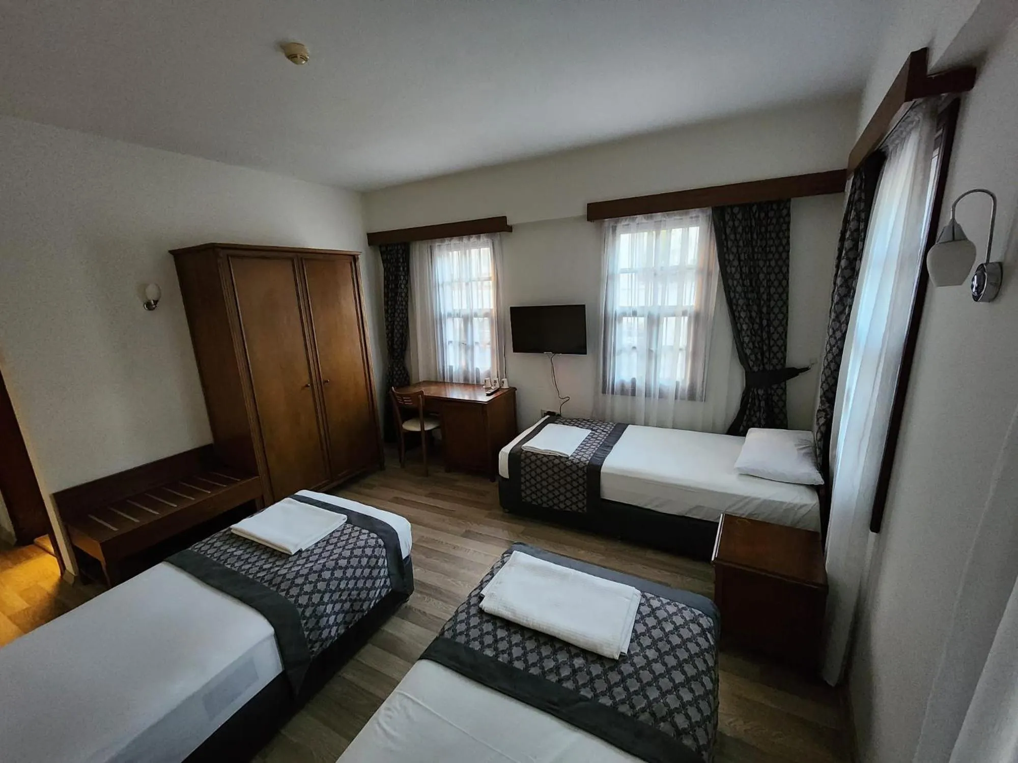 Bedroom, Bed in Argos Hotel