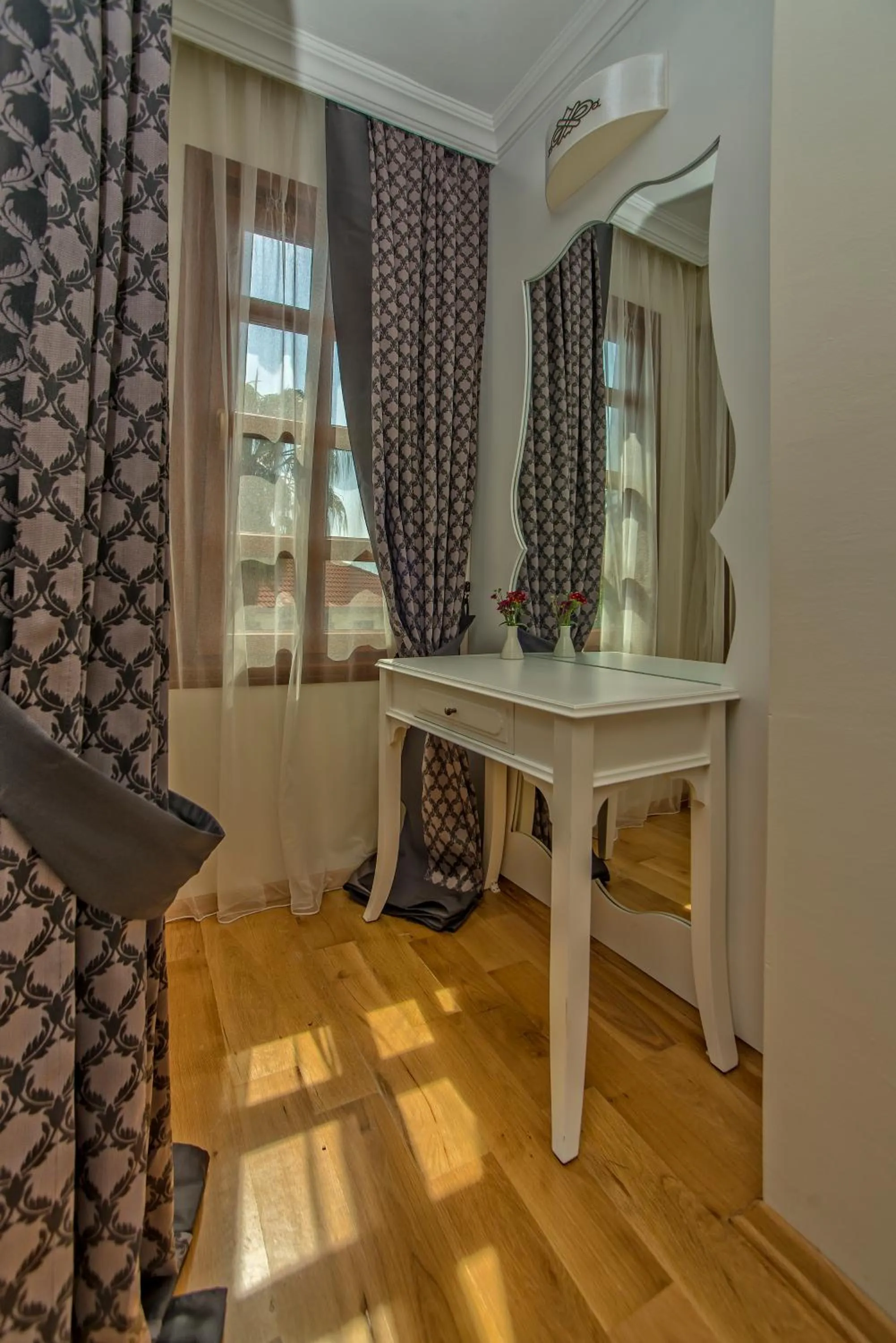 Decorative detail in Argos Hotel