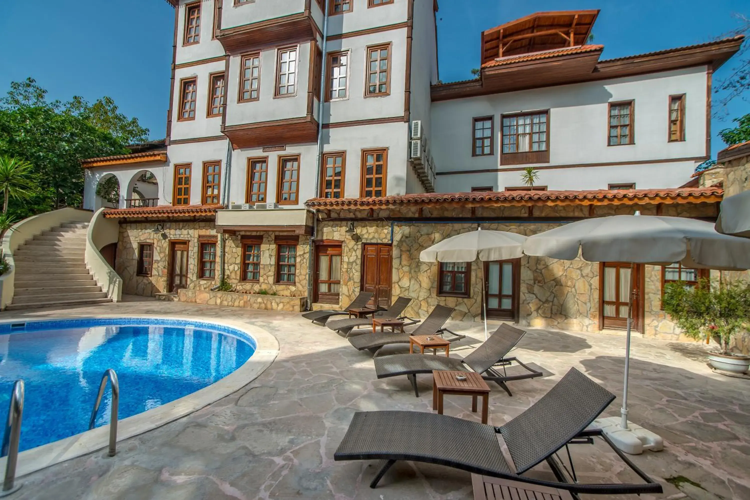 Property building in Argos Hotel Property building in Argos Hotel