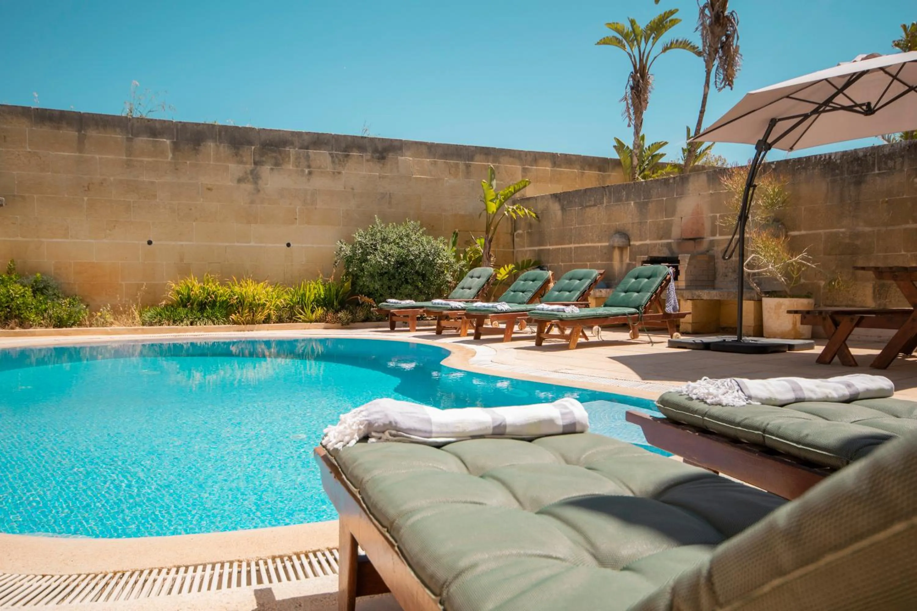 Swimming pool in Razzett Ziffa