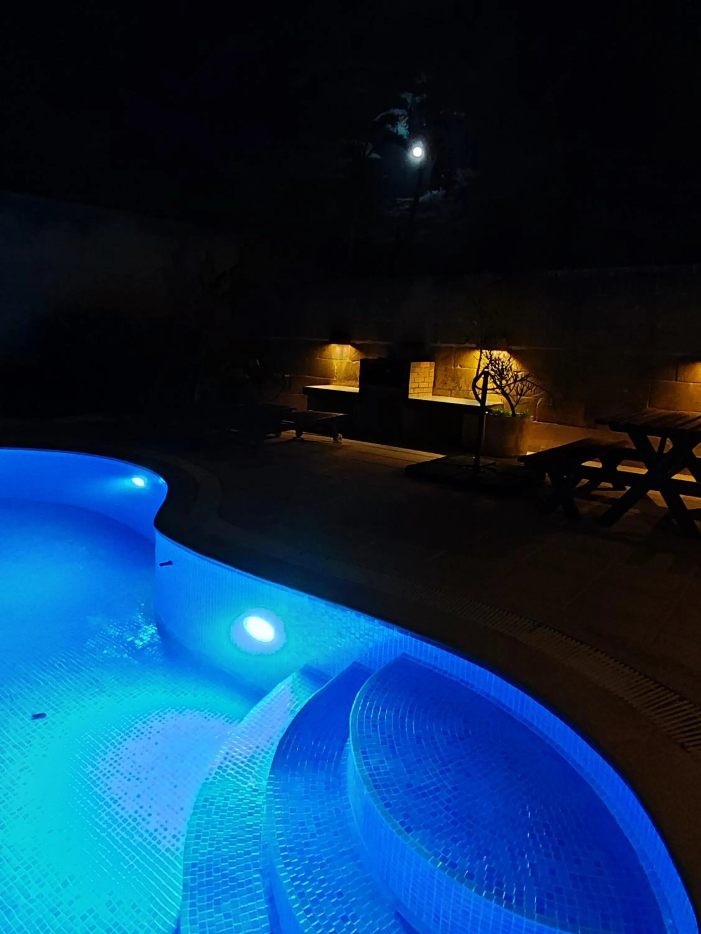 Swimming pool in Razzett Ziffa