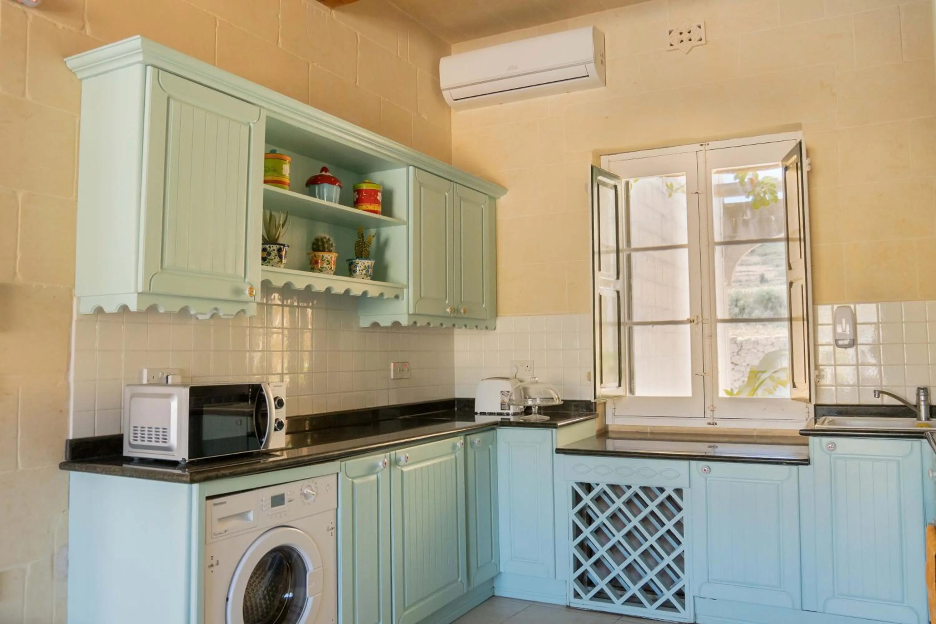 dishwasher in Razzett Ziffa