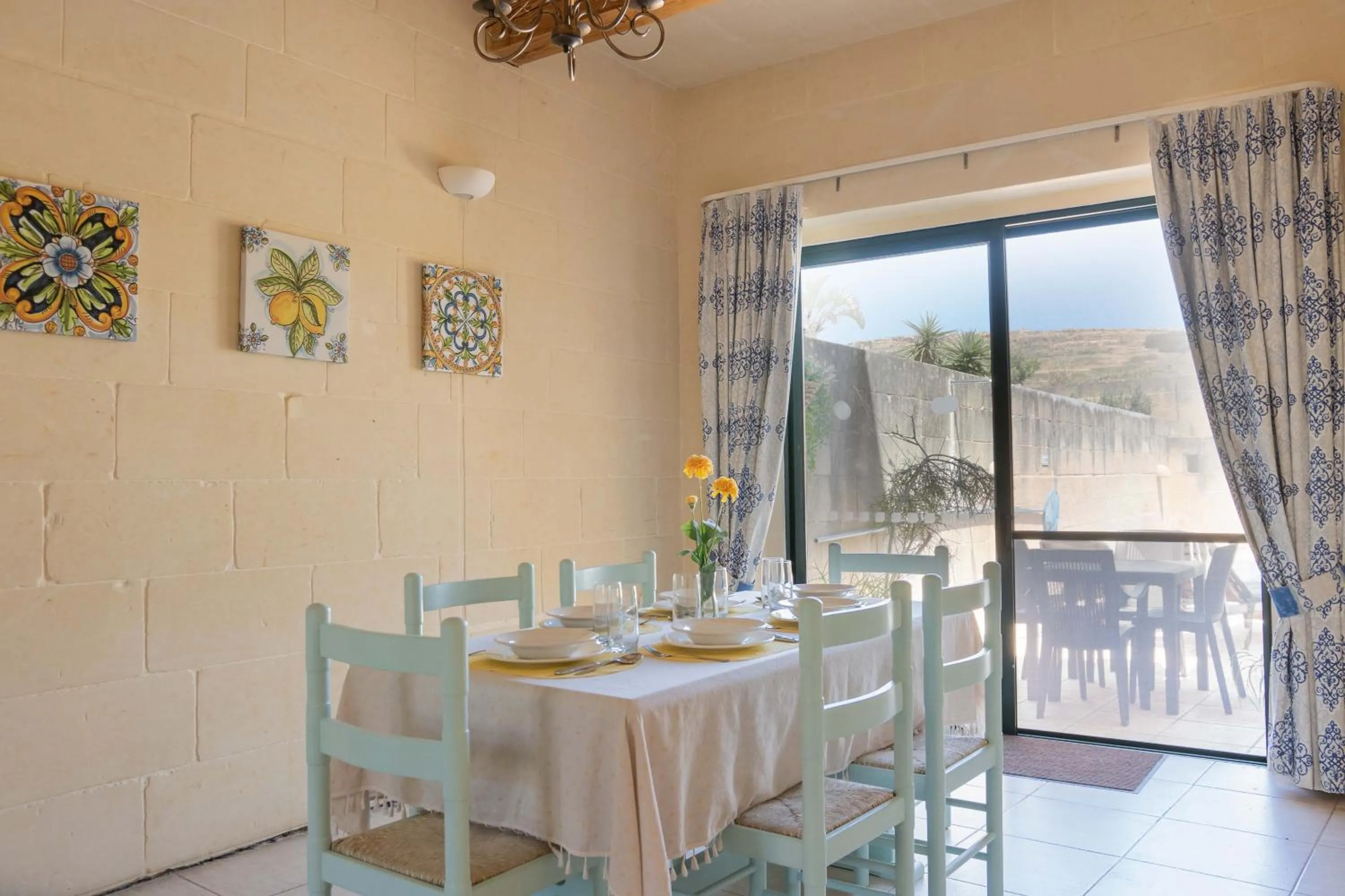 Dining area in Razzett Ziffa
