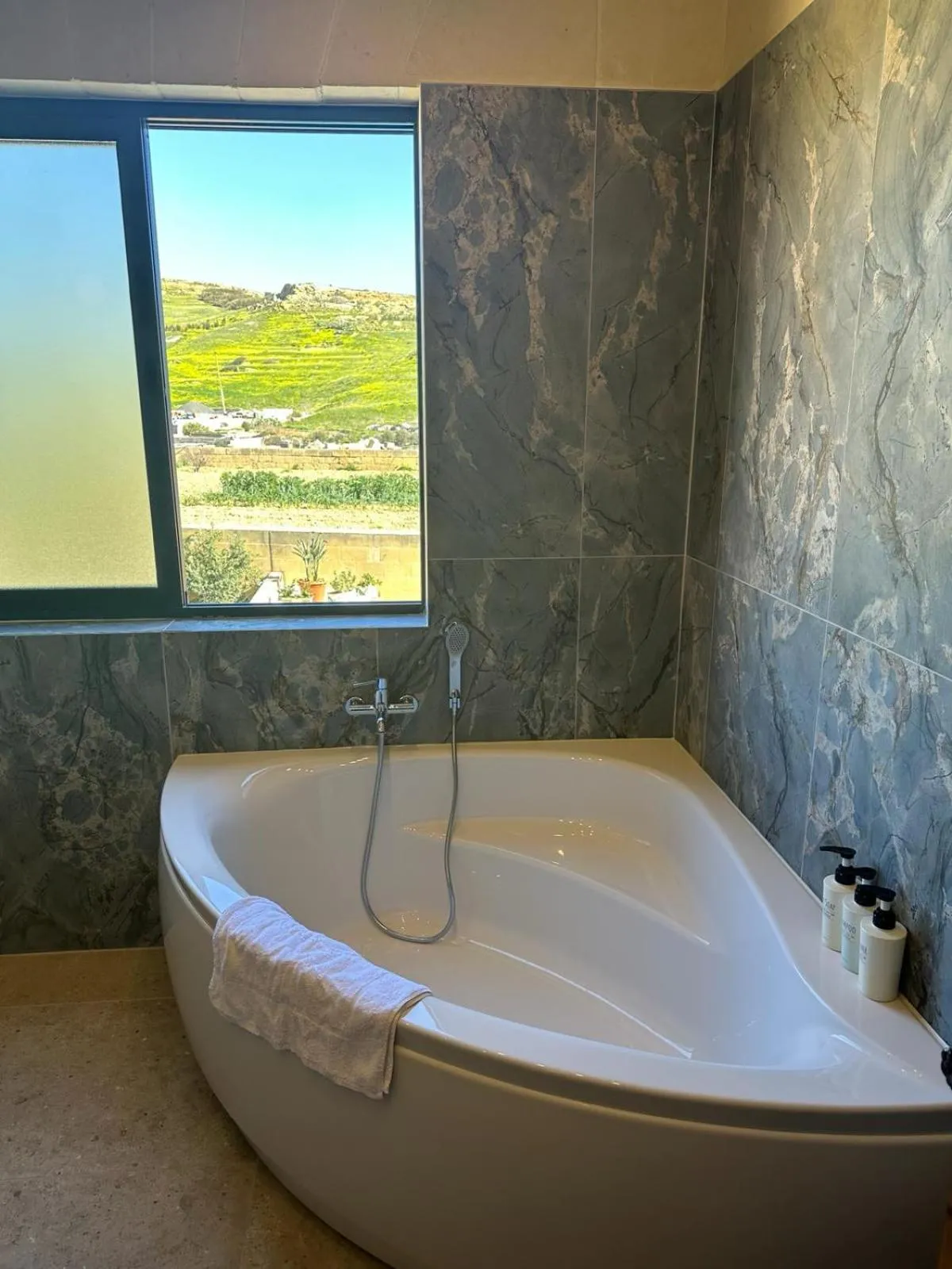 Bathroom in Razzett Ziffa